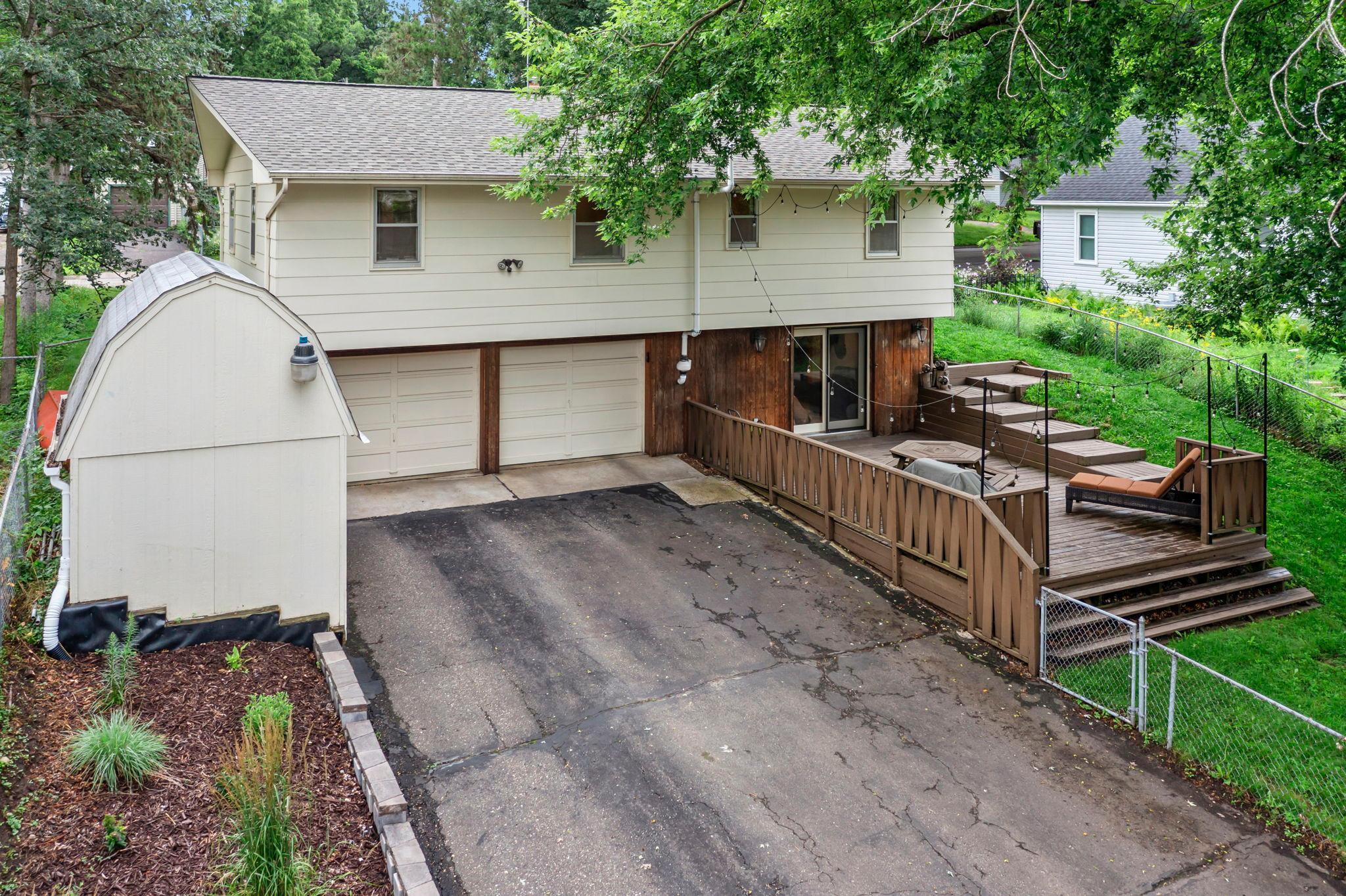 672 Goodview Avenue N