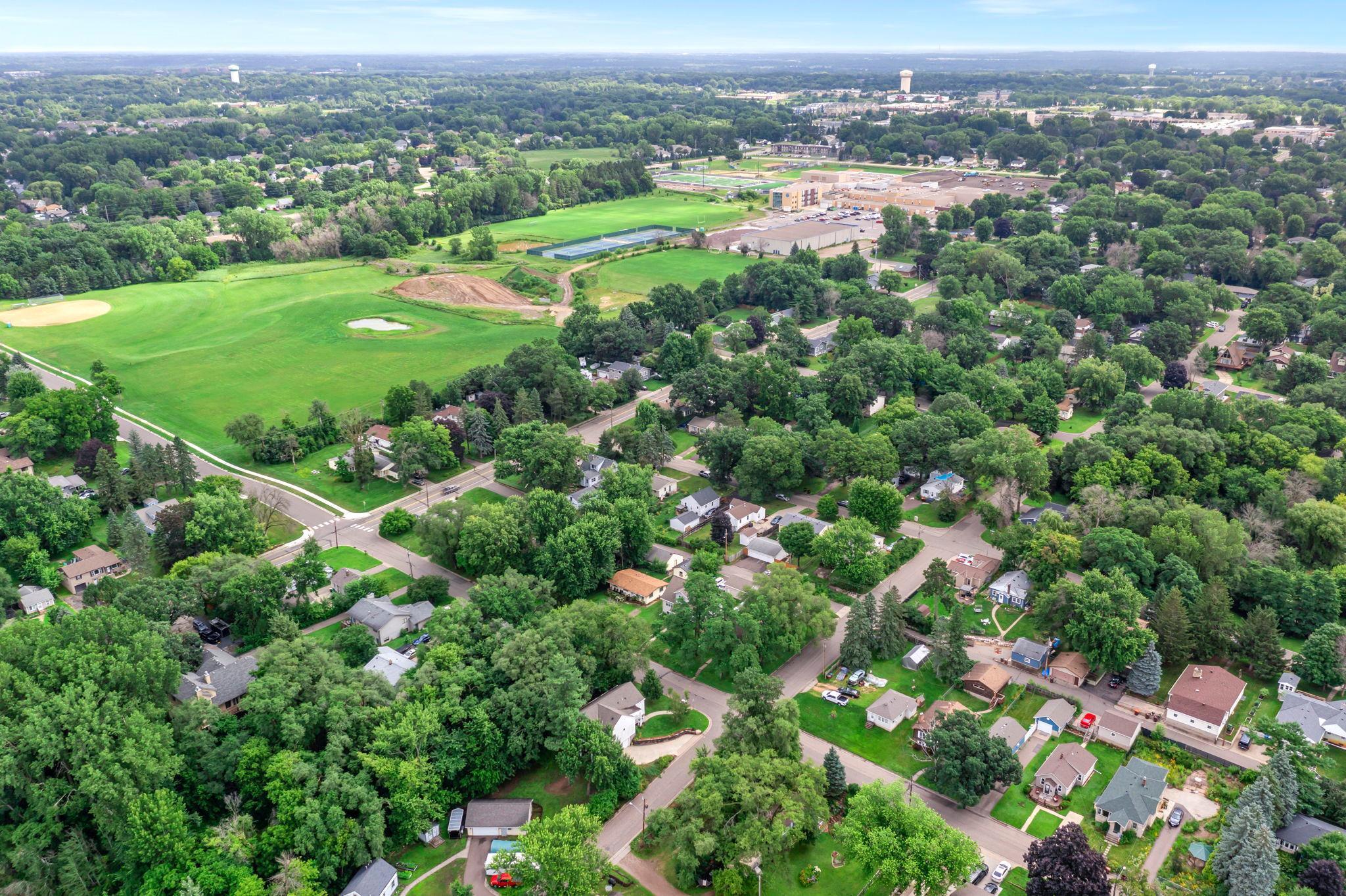 672 Goodview Avenue N