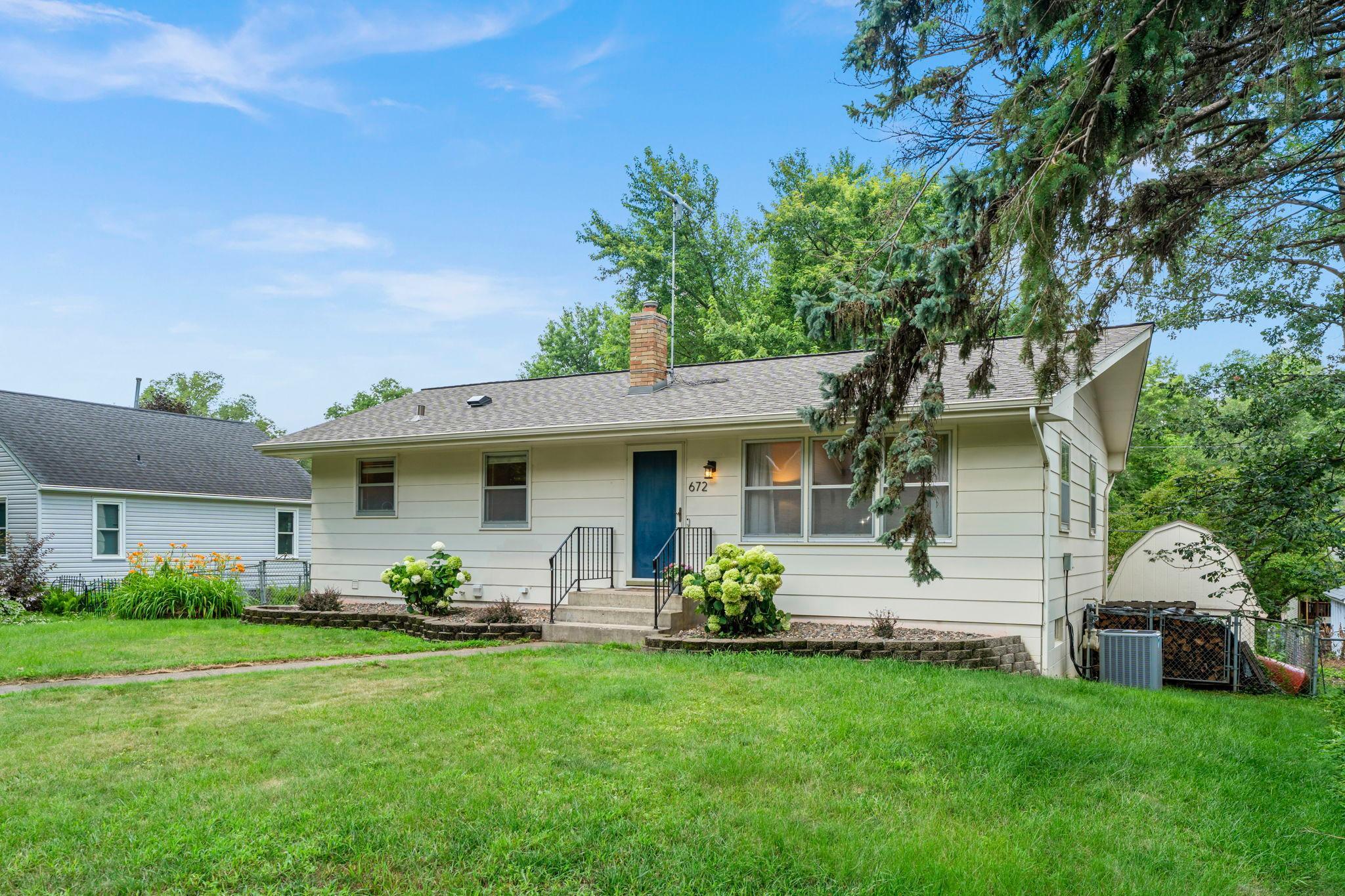 672 Goodview Avenue N