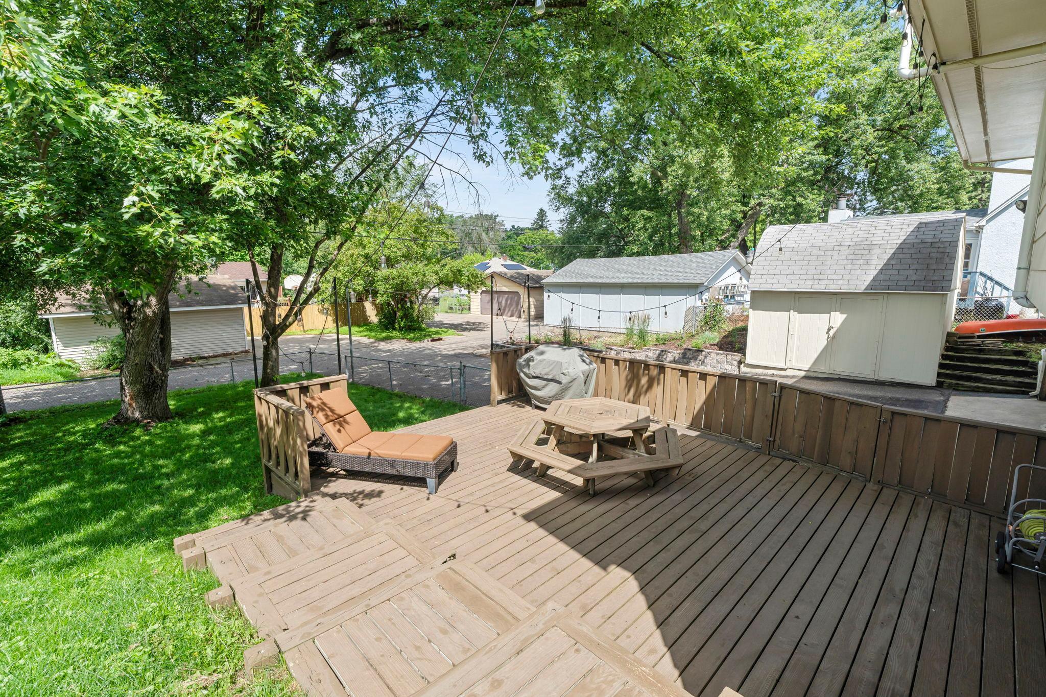 672 Goodview Avenue N