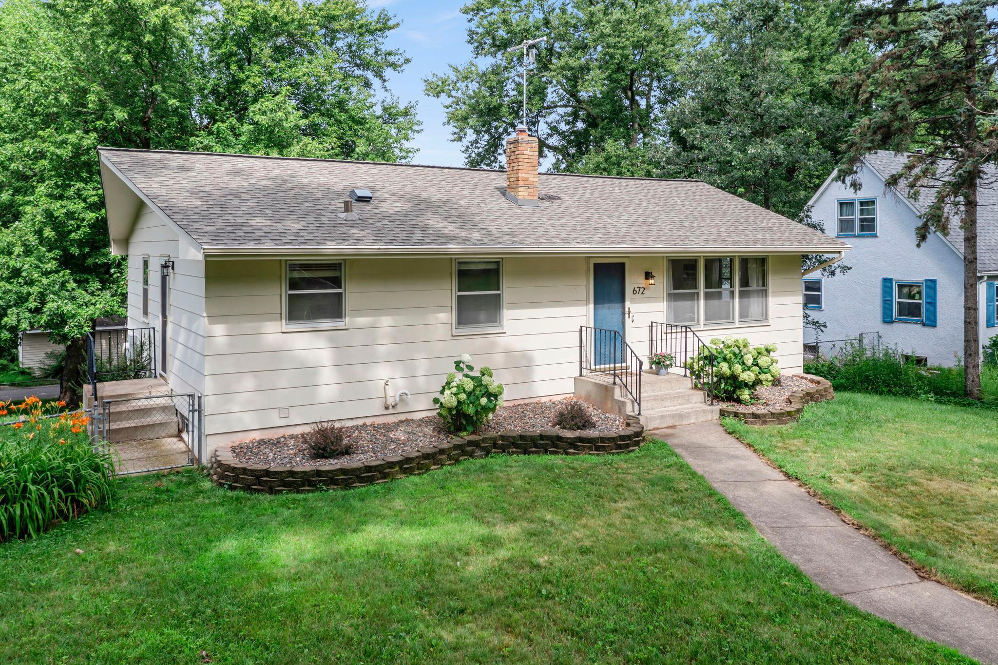 672 Goodview Avenue N