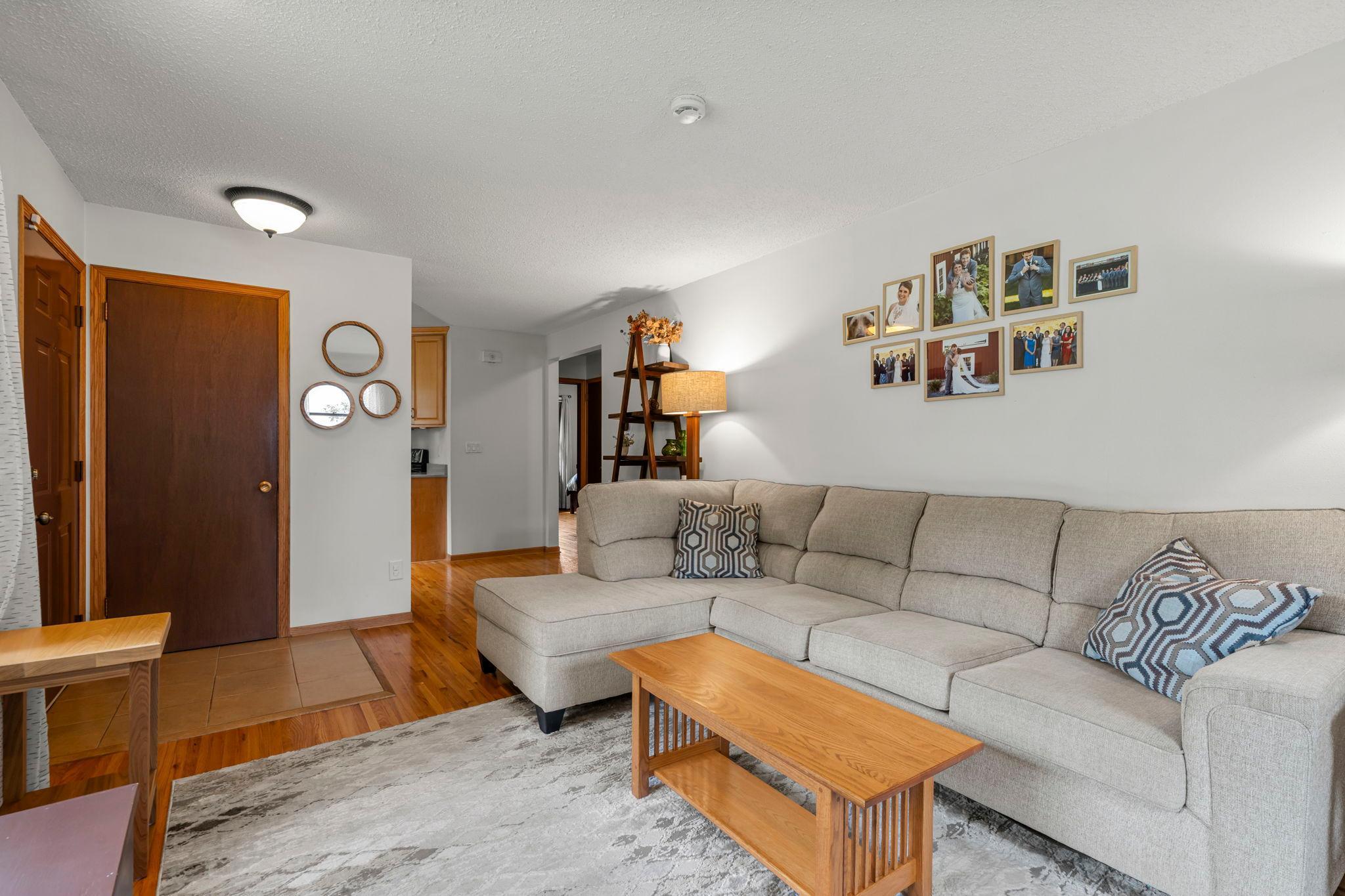 672 Goodview Avenue N