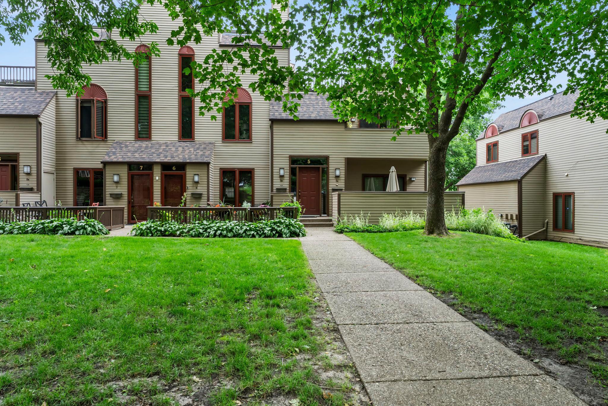 5 Irvine Park Unit: 5B