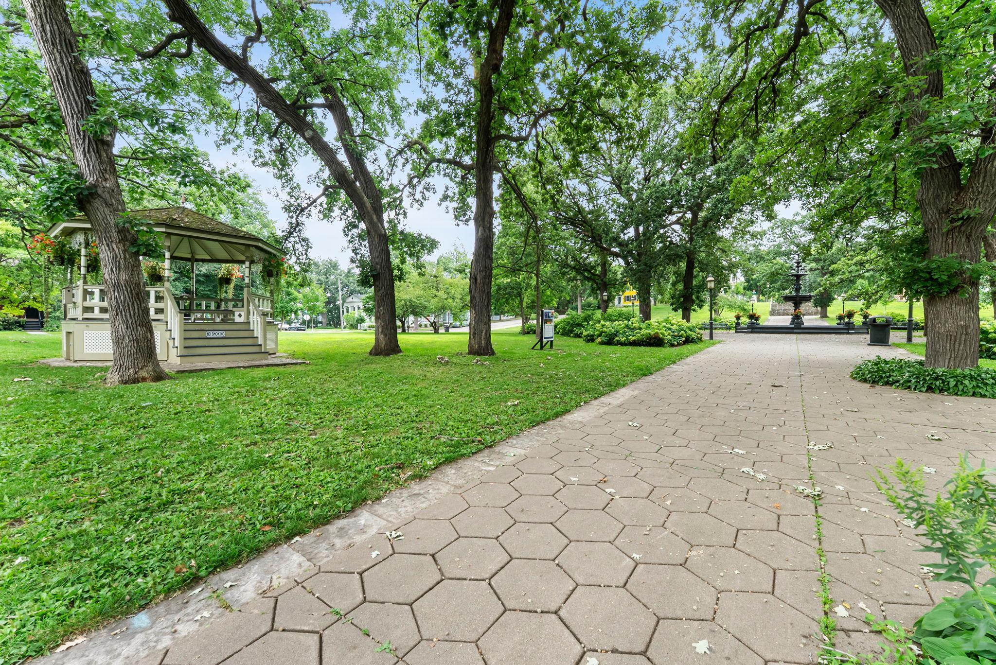 5 Irvine Park Unit: 5B