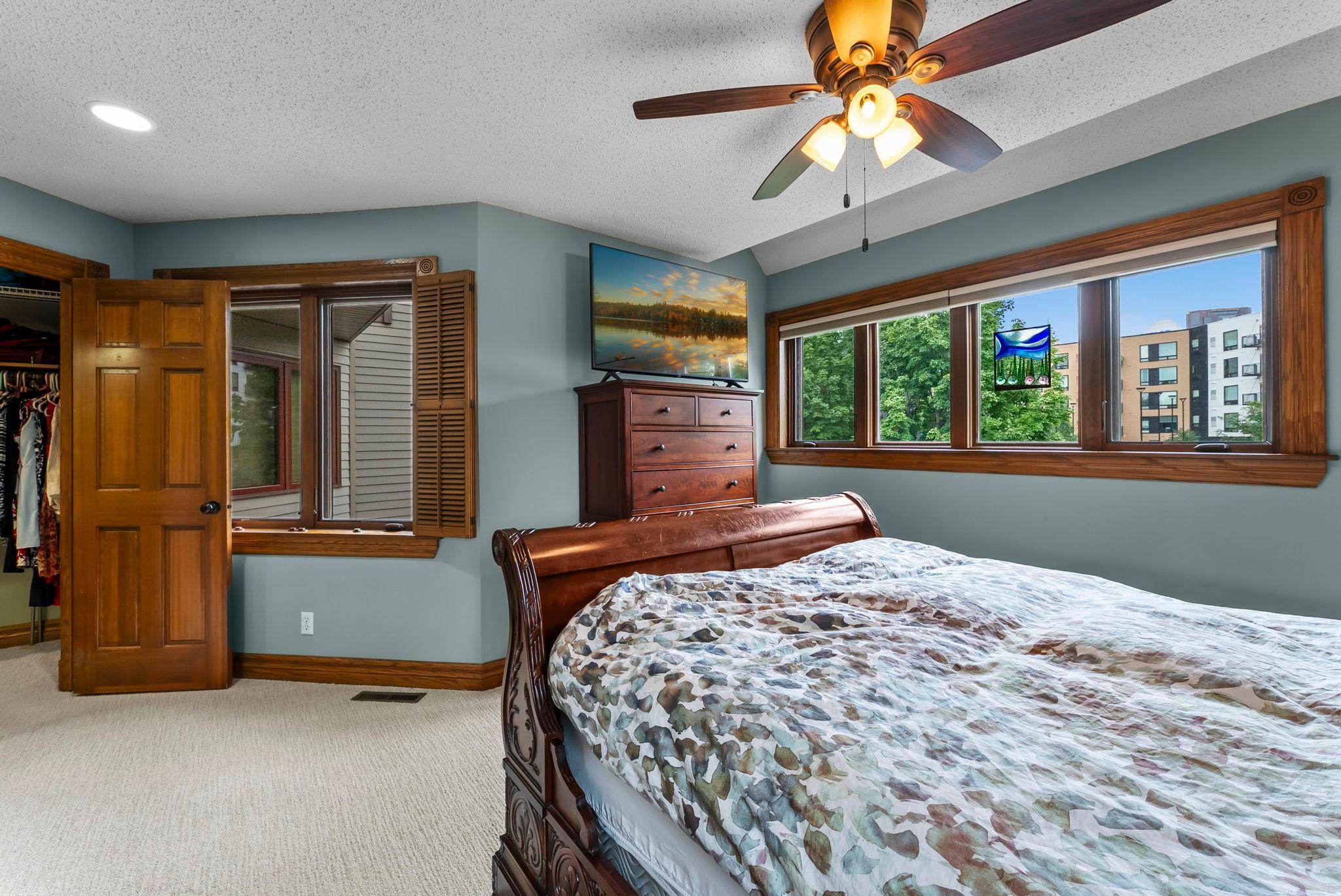 5 Irvine Park Unit: 5B