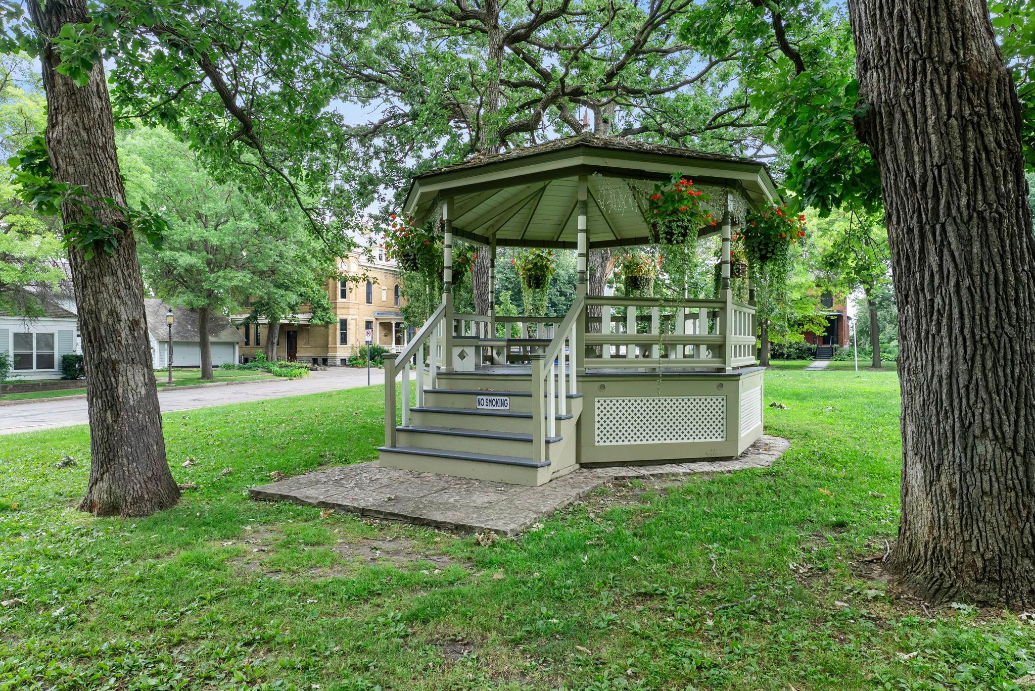 5 Irvine Park Unit: 5B