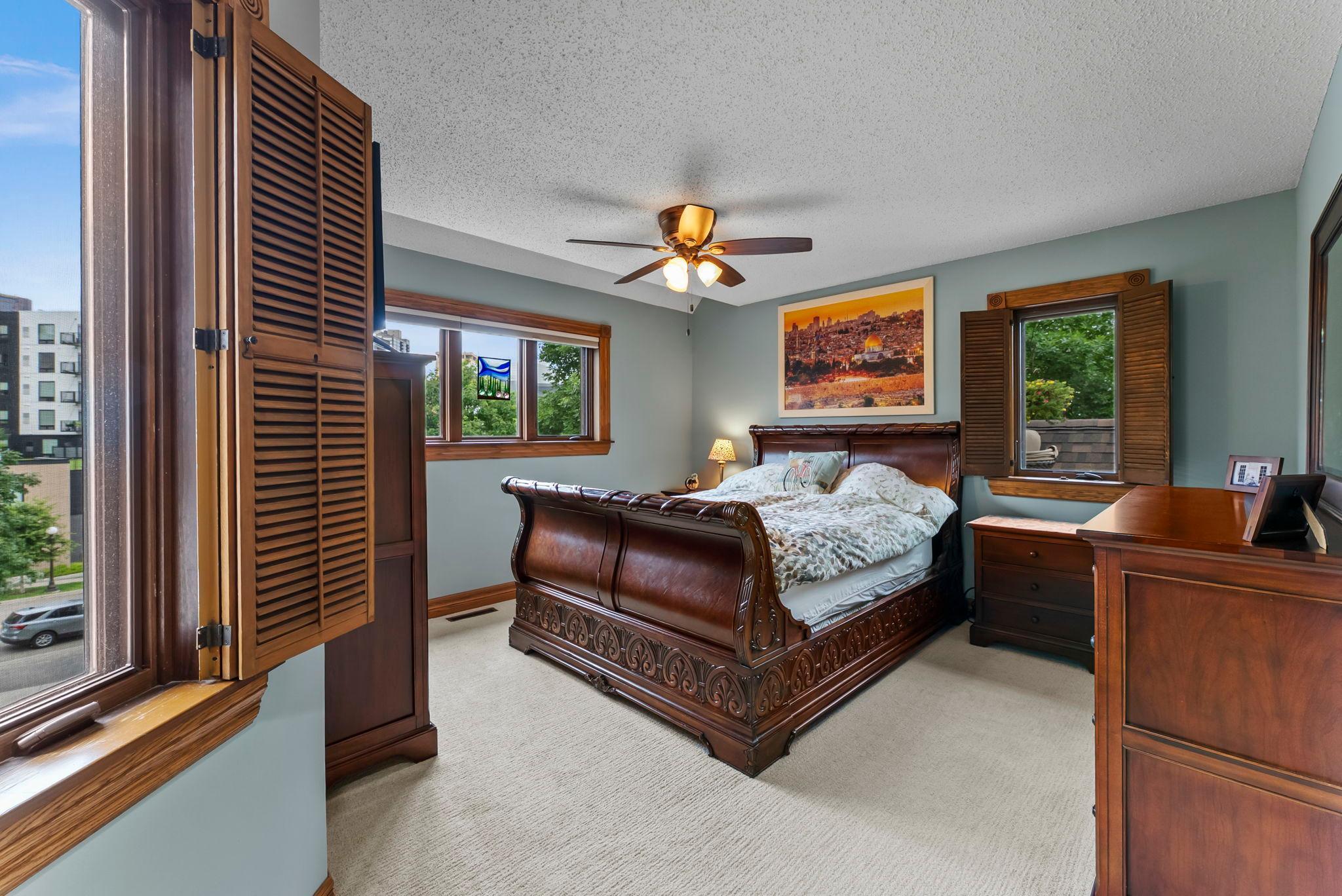 5 Irvine Park Unit: 5B