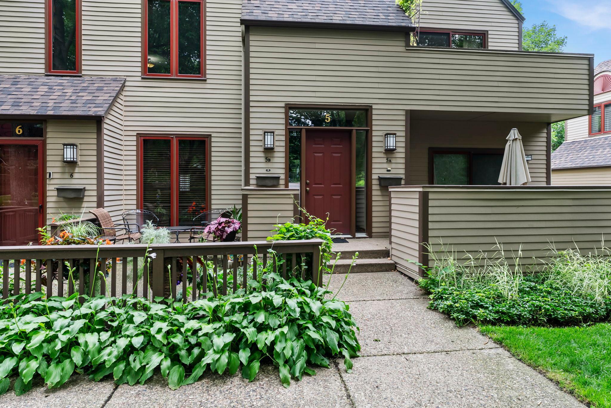 5 Irvine Park Unit: 5B