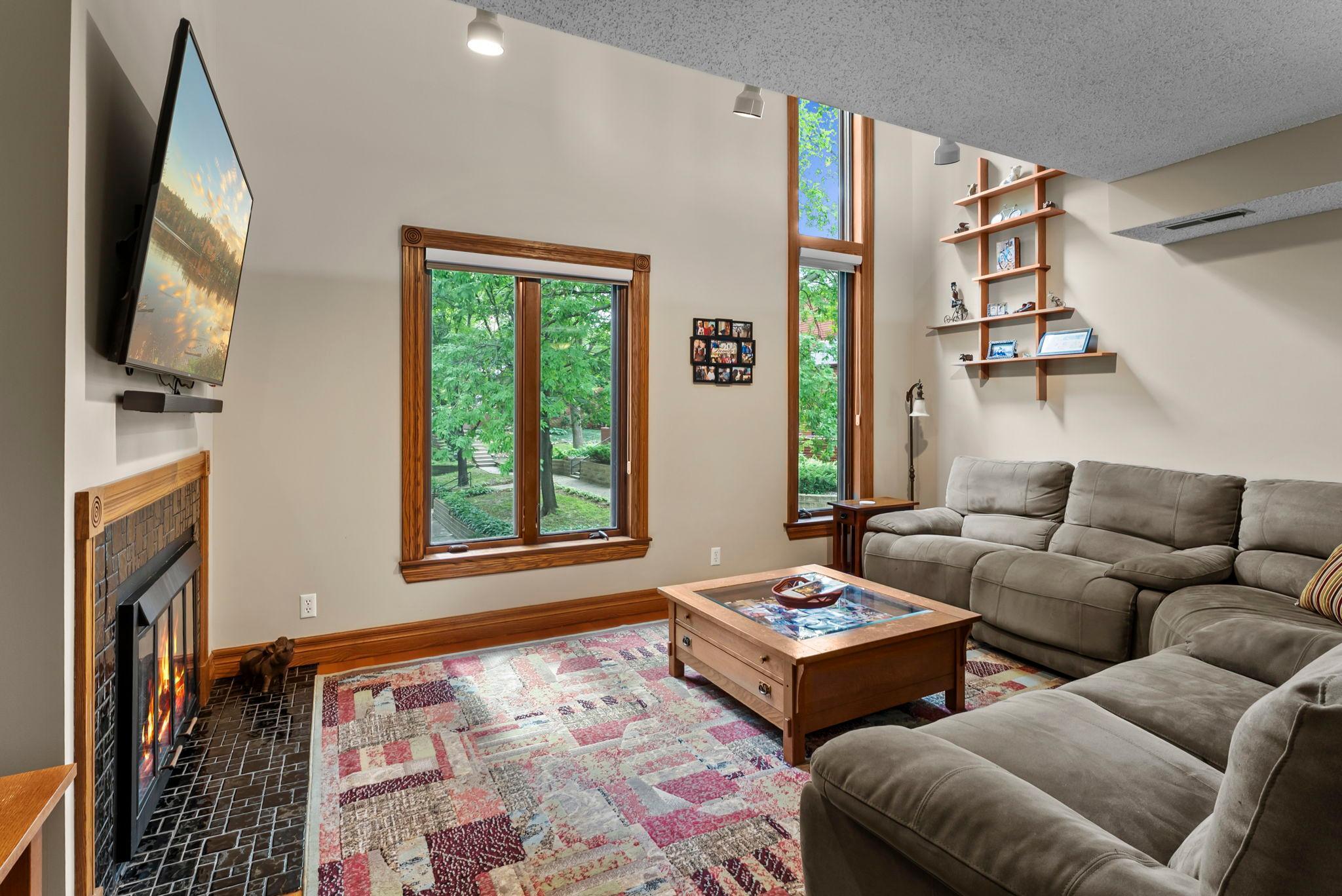 5 Irvine Park Unit: 5B