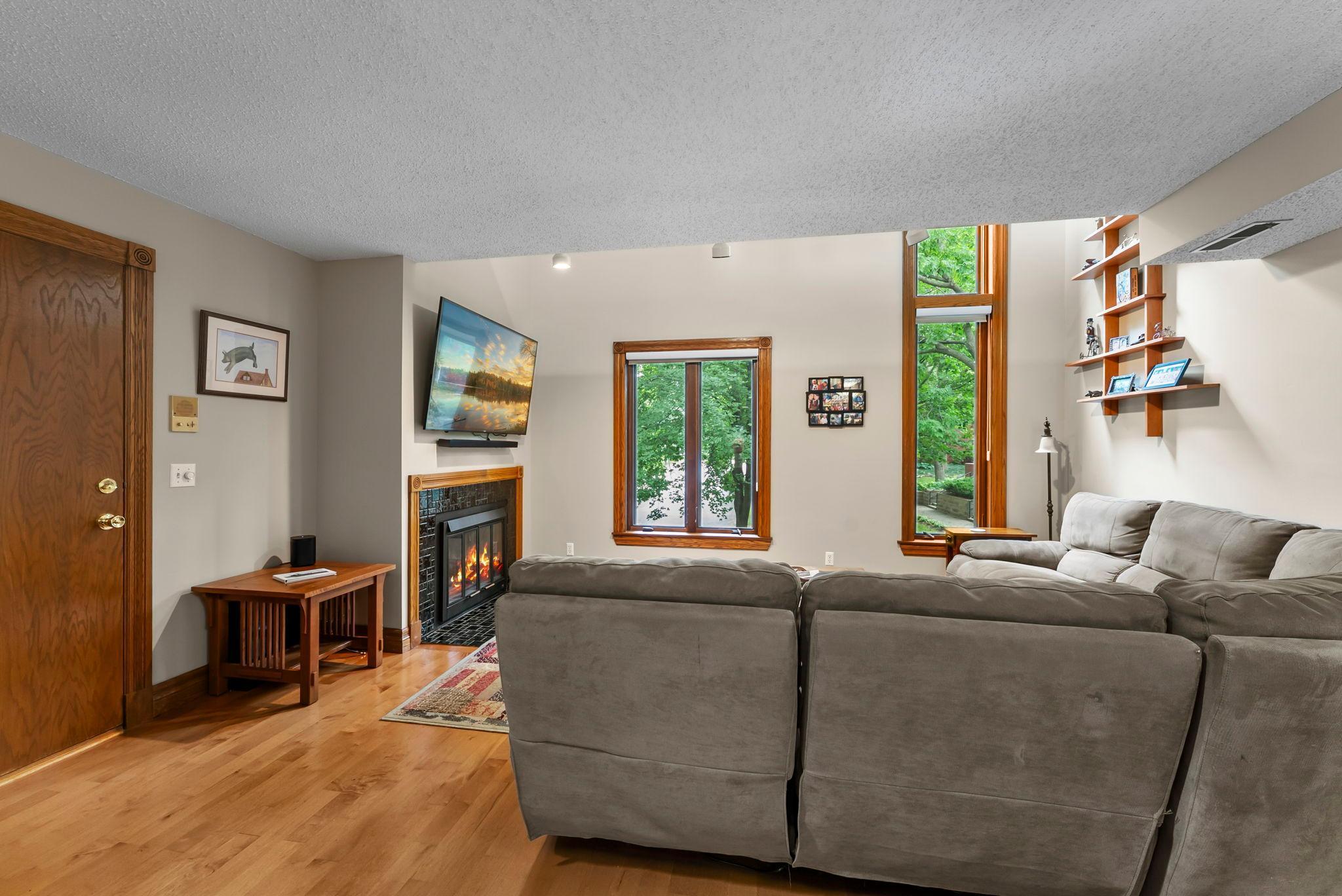 5 Irvine Park Unit: 5B