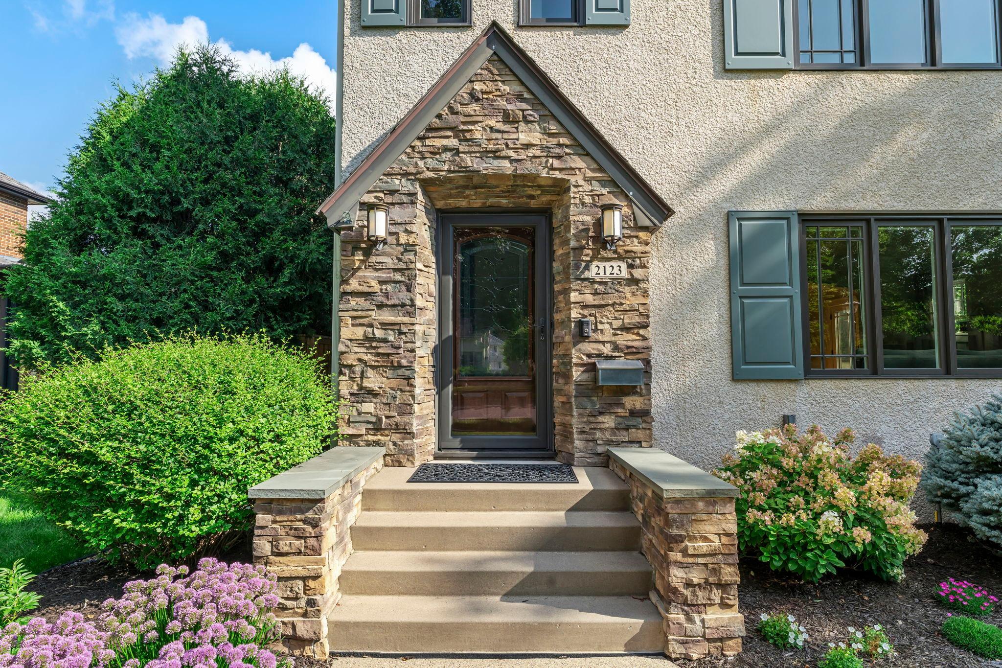 2123 Juno Avenue Unit: 1