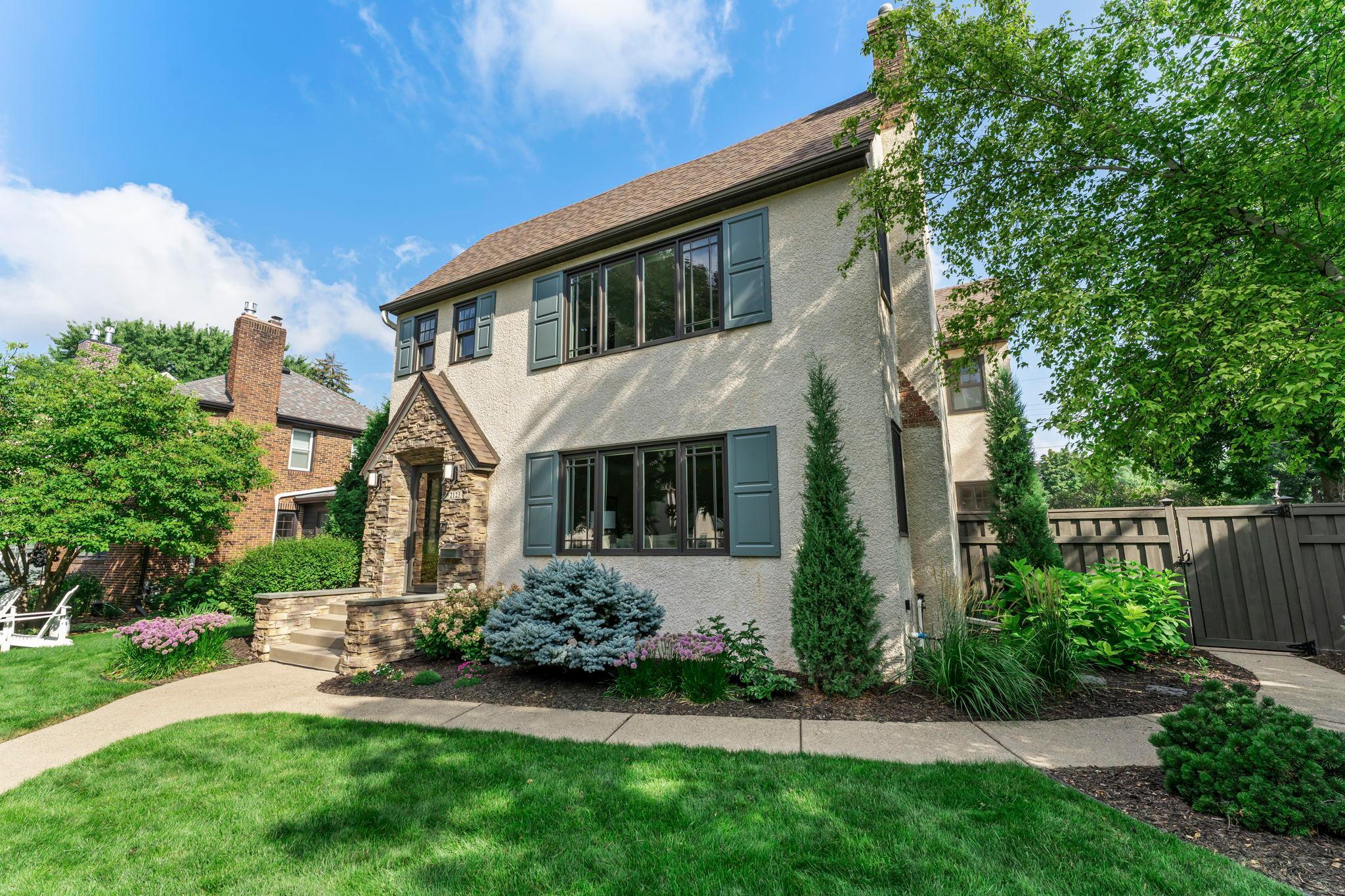 2123 Juno Avenue Unit: 1