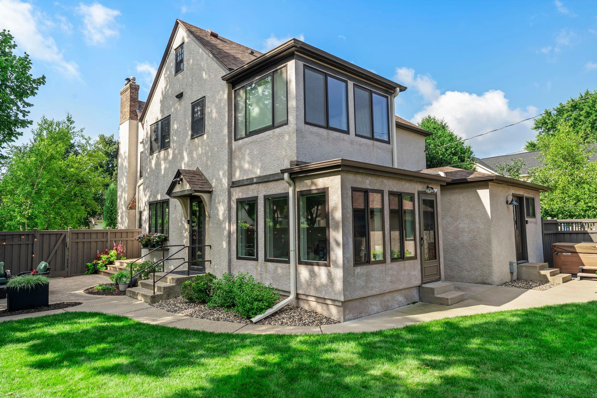 2123 Juno Avenue Unit: 1