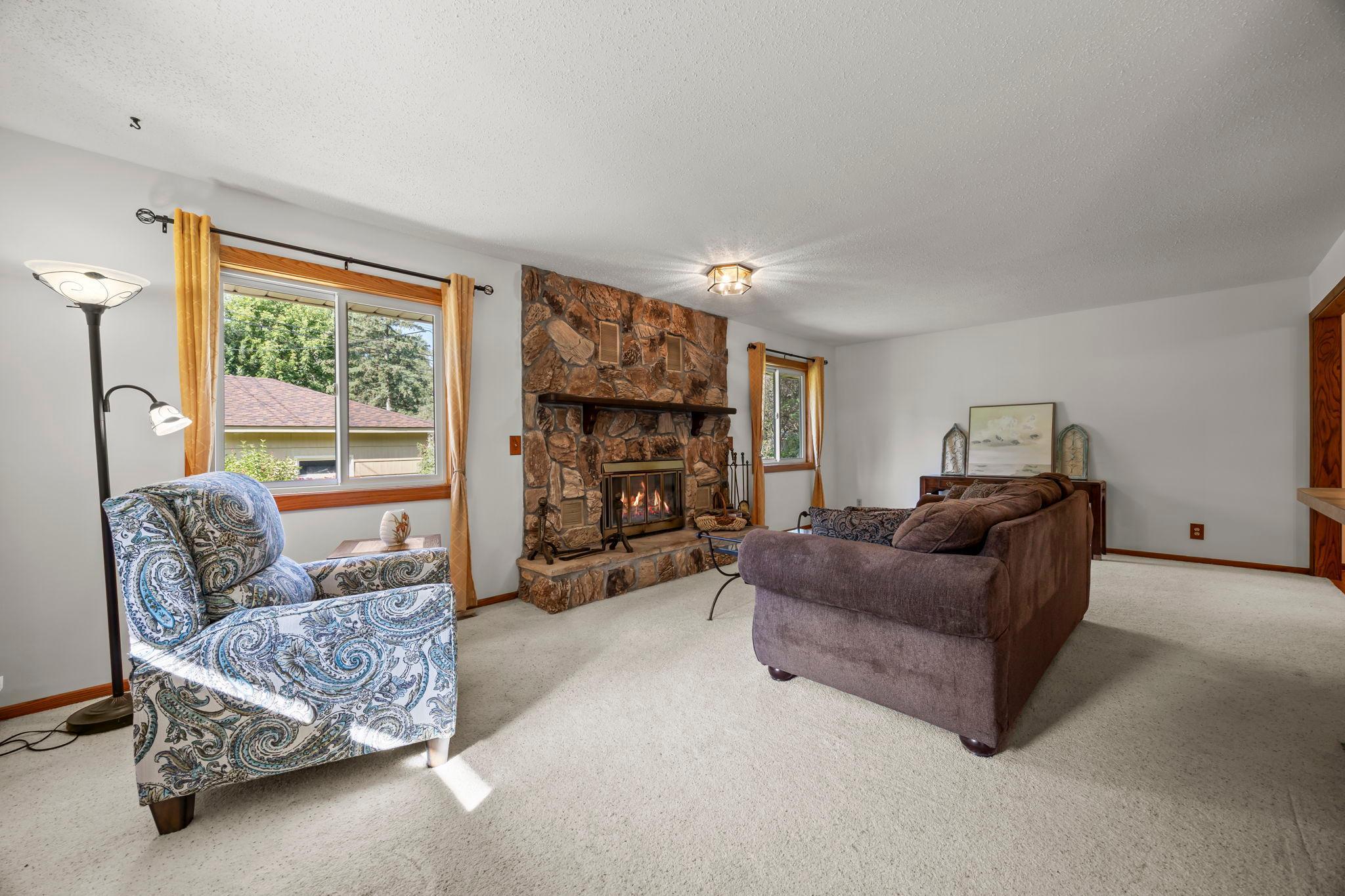 1031 Ryan Avenue W