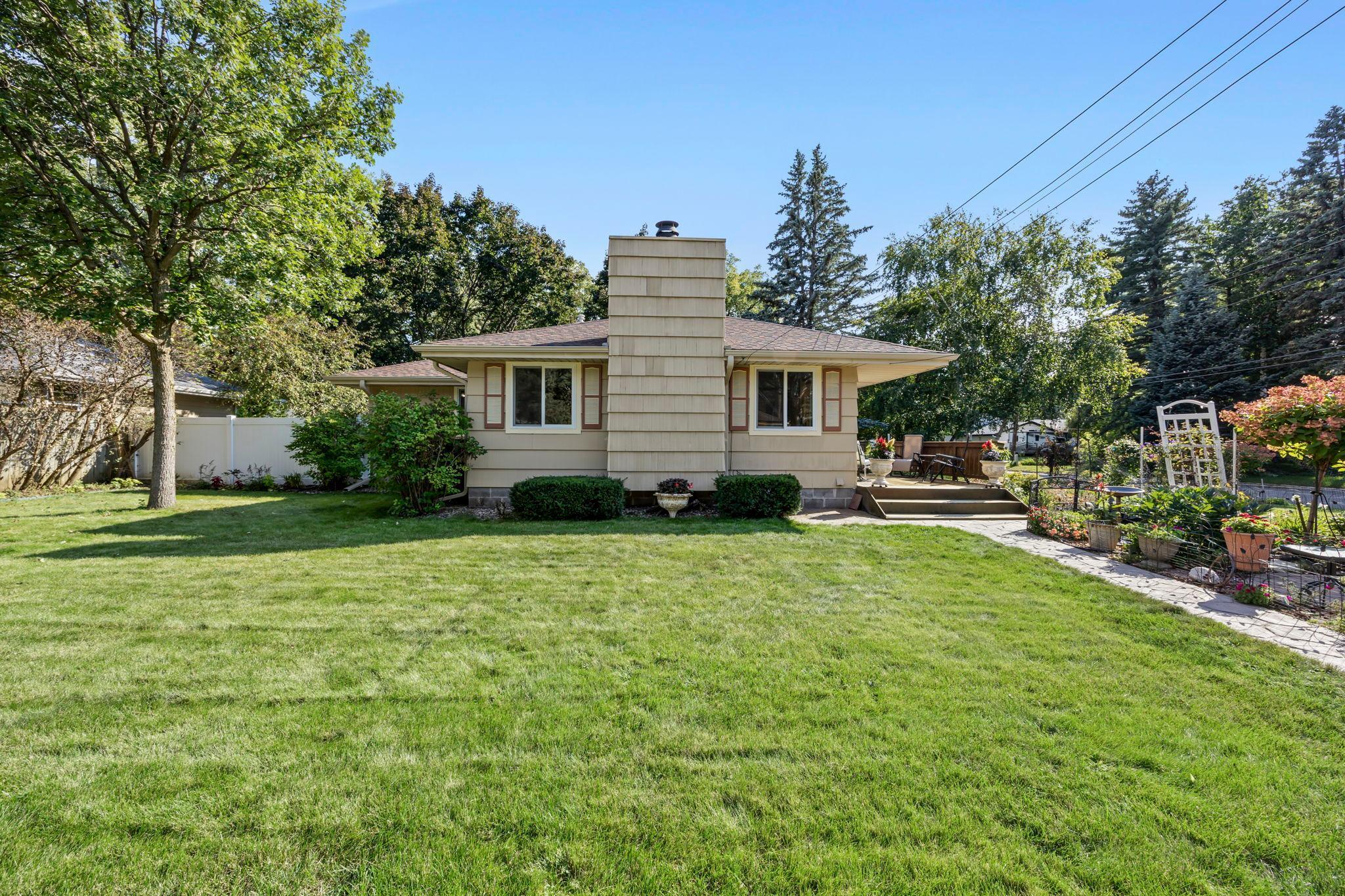 1031 Ryan Avenue W