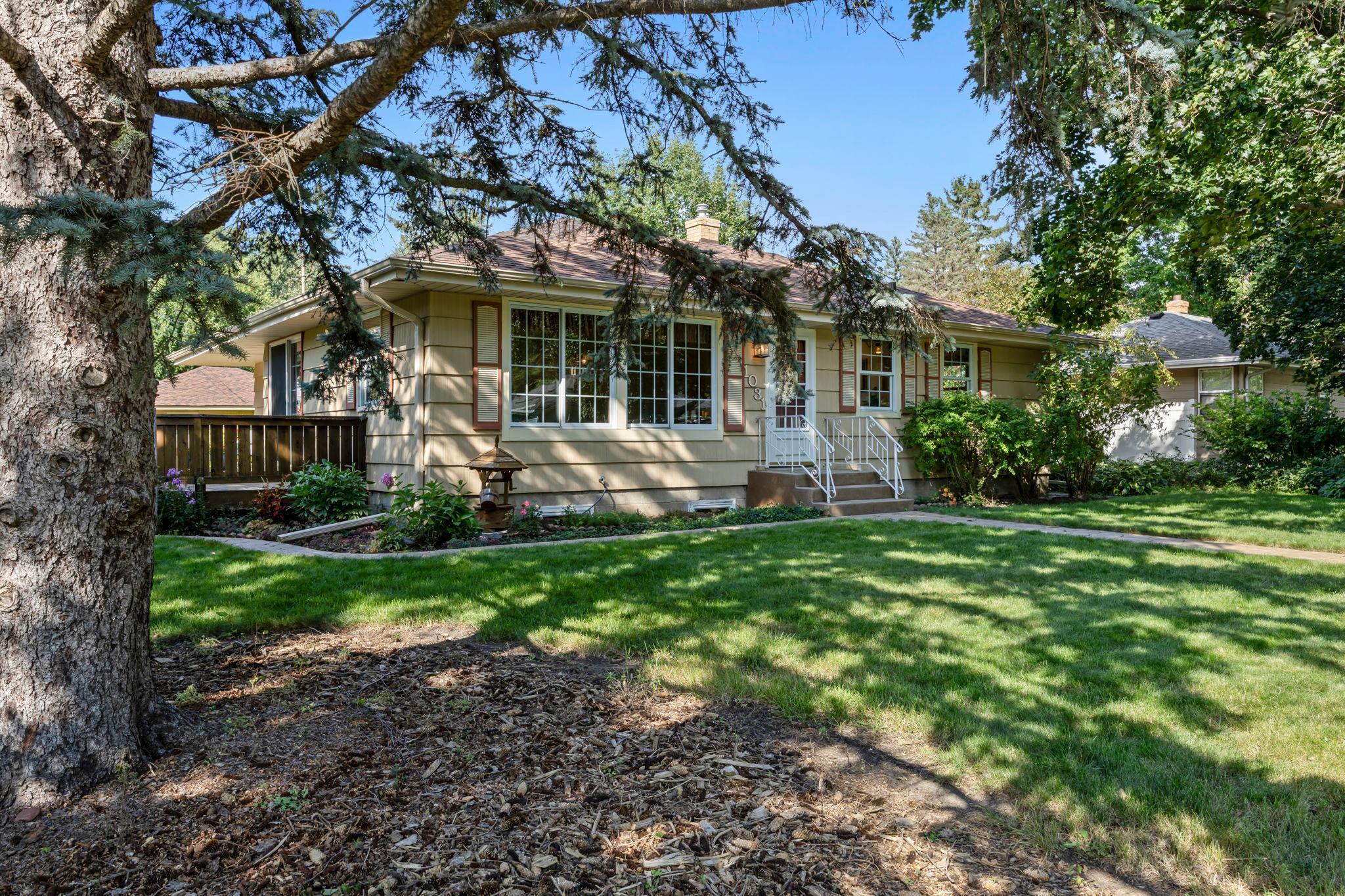 1031 Ryan Avenue W