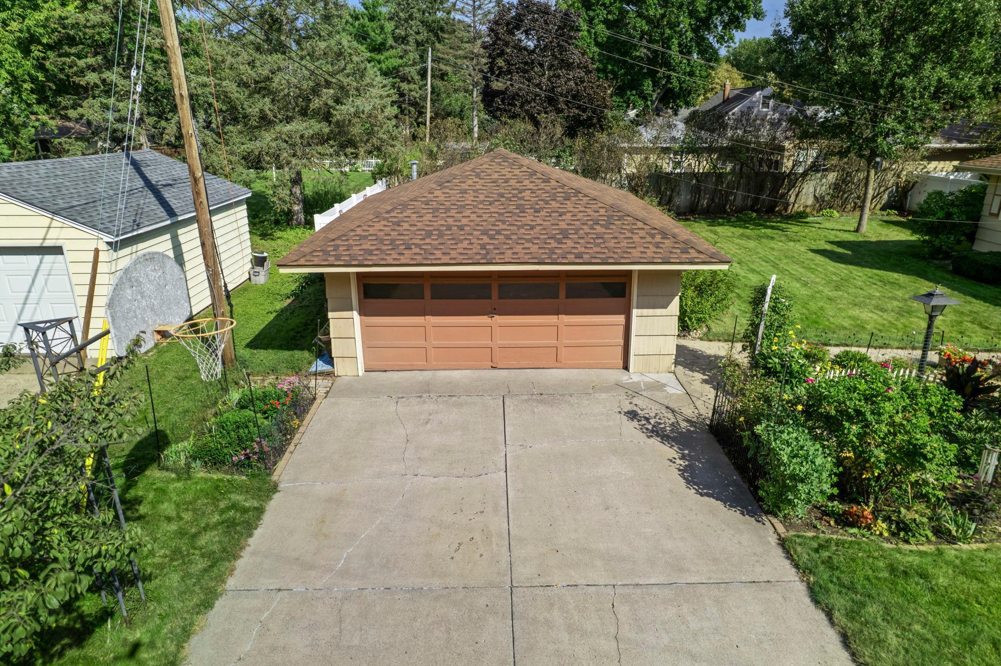 1031 Ryan Avenue W