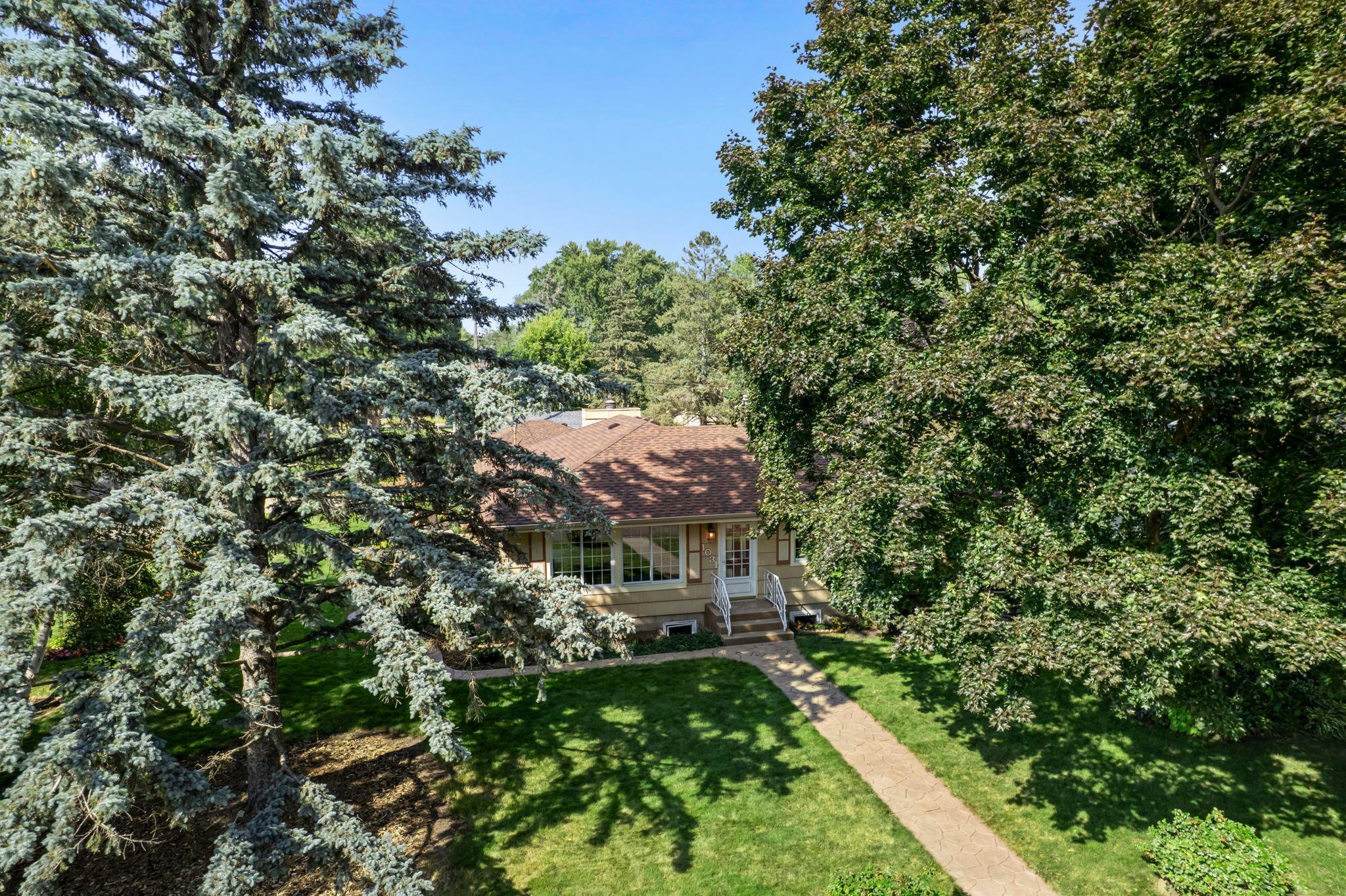 1031 Ryan Avenue W