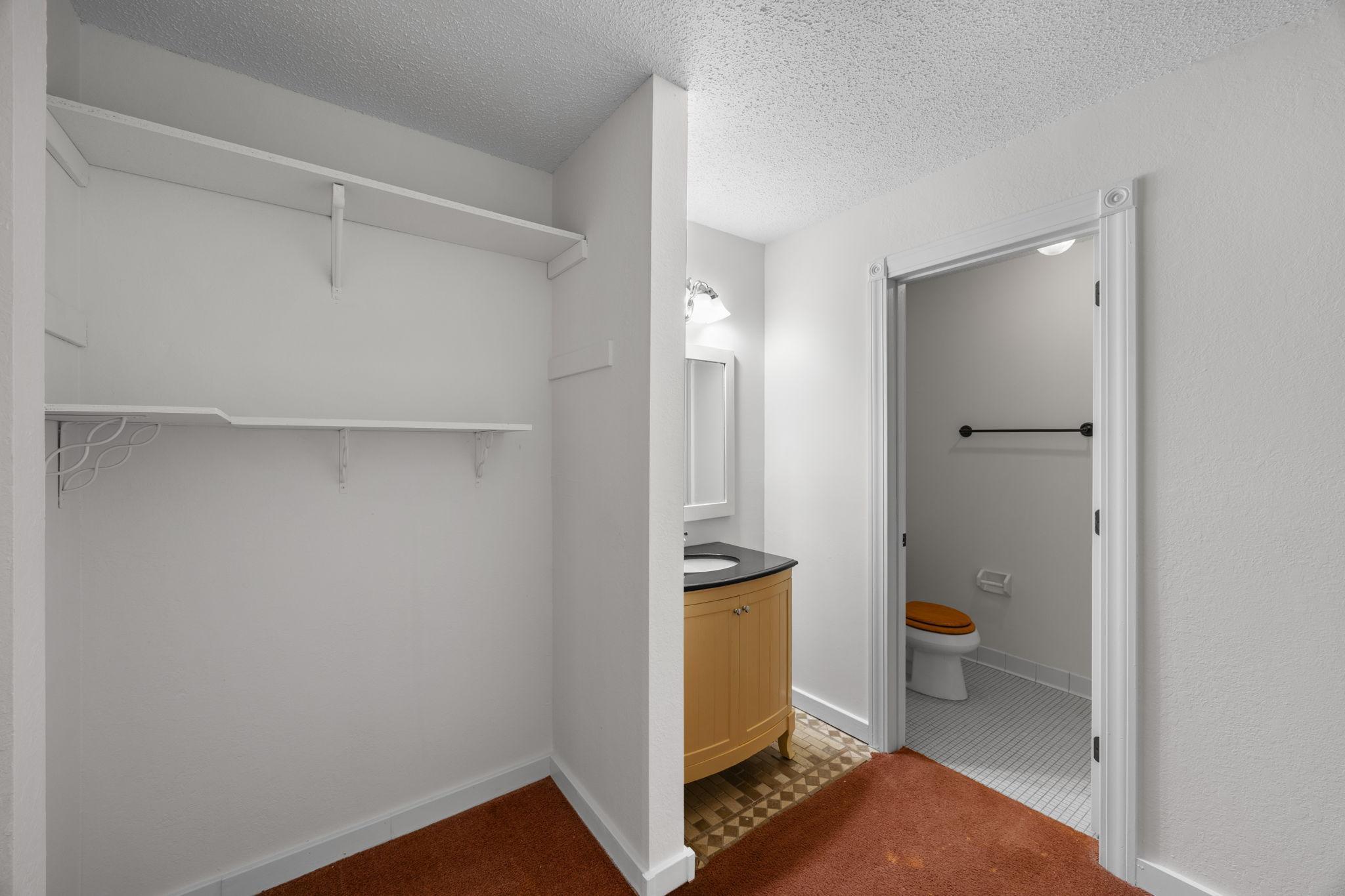 1700 Four Oaks Road Unit: 118