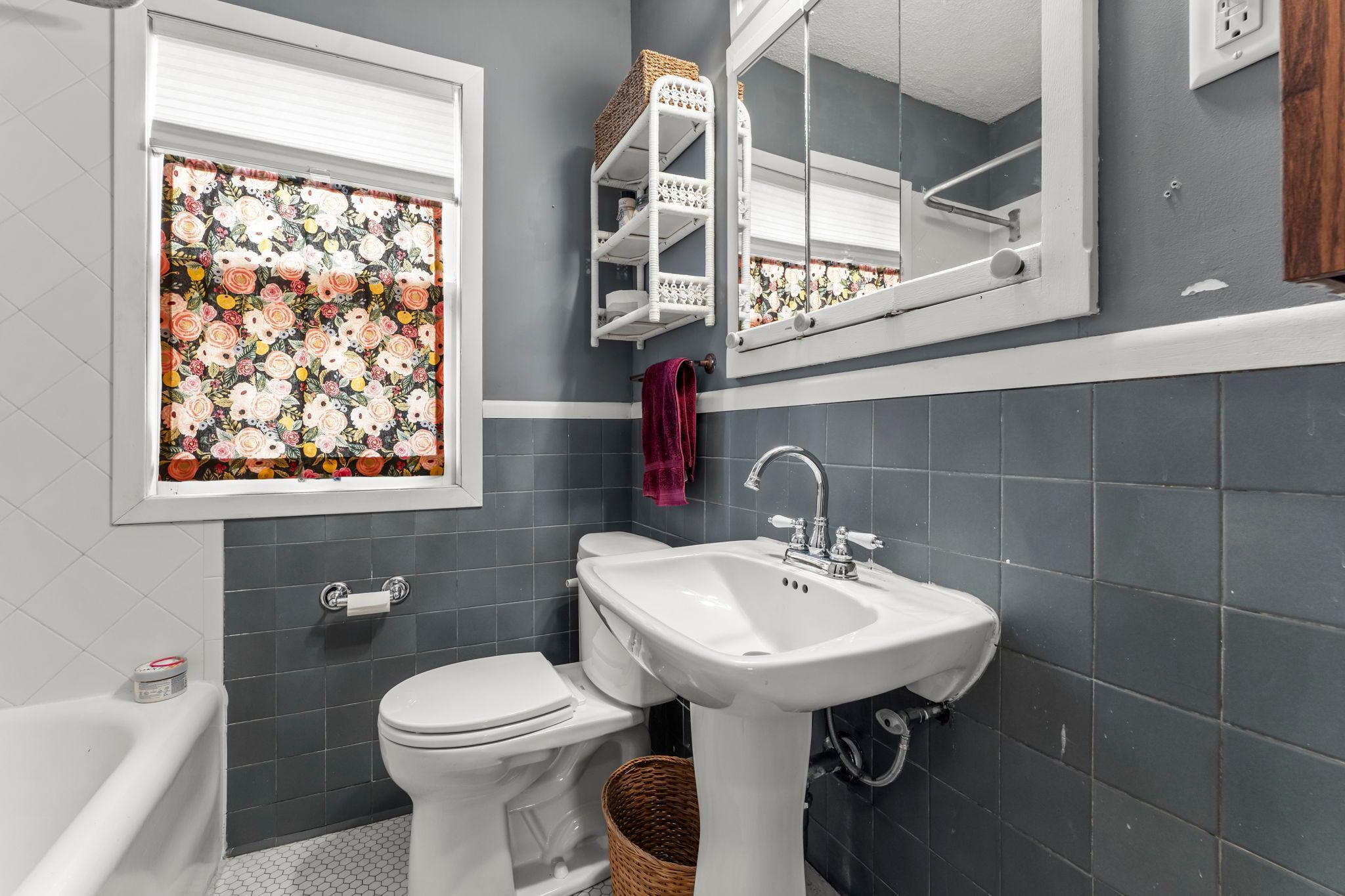 2015 Wellesley Avenue