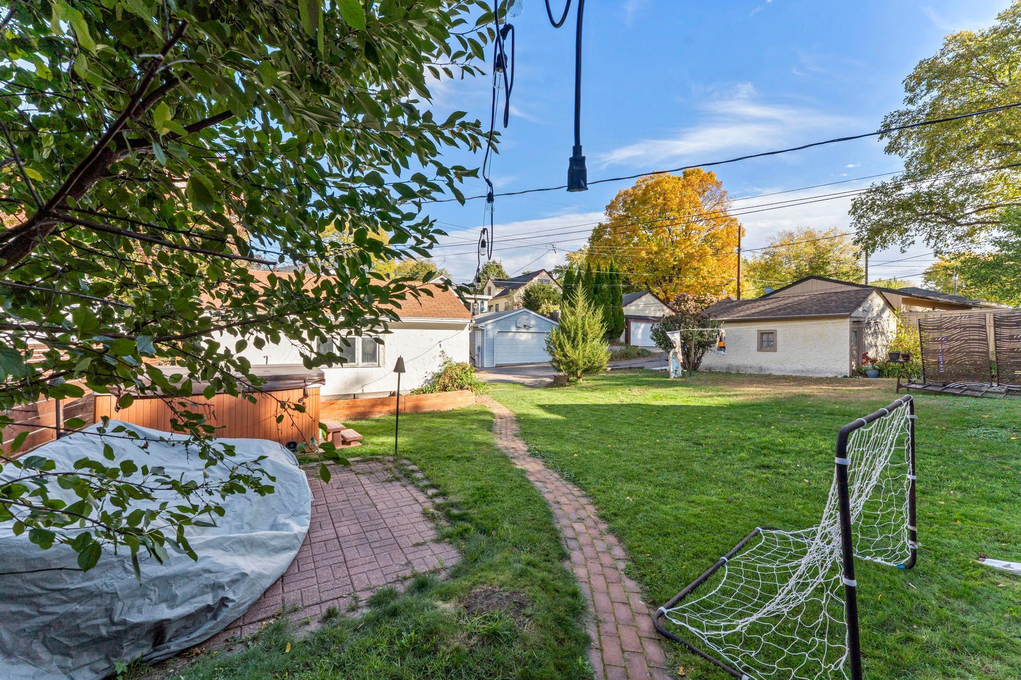 2015 Wellesley Avenue