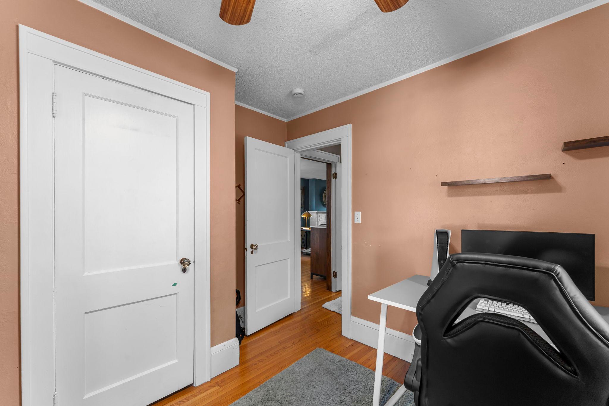 2015 Wellesley Avenue