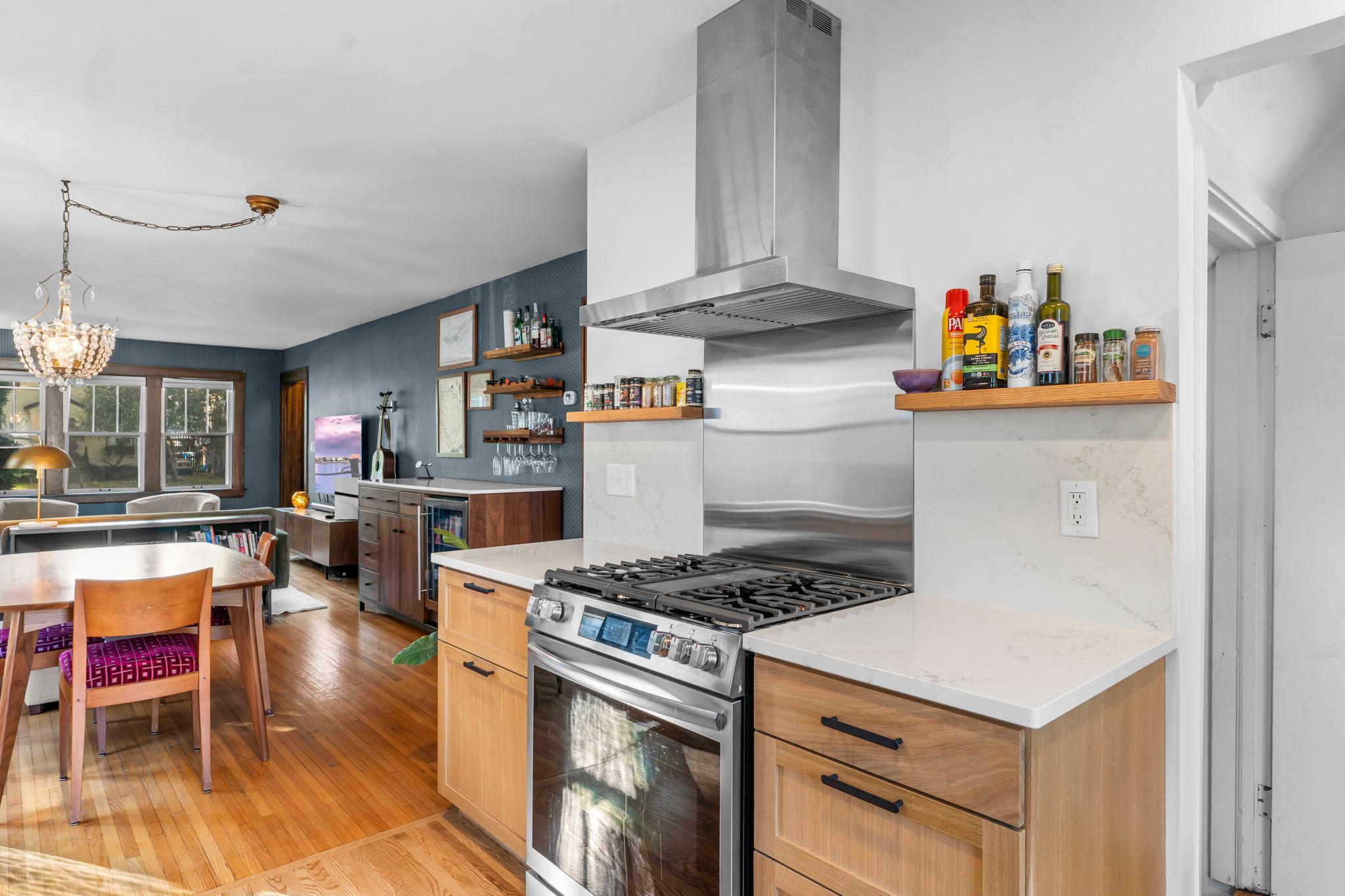 2015 Wellesley Avenue