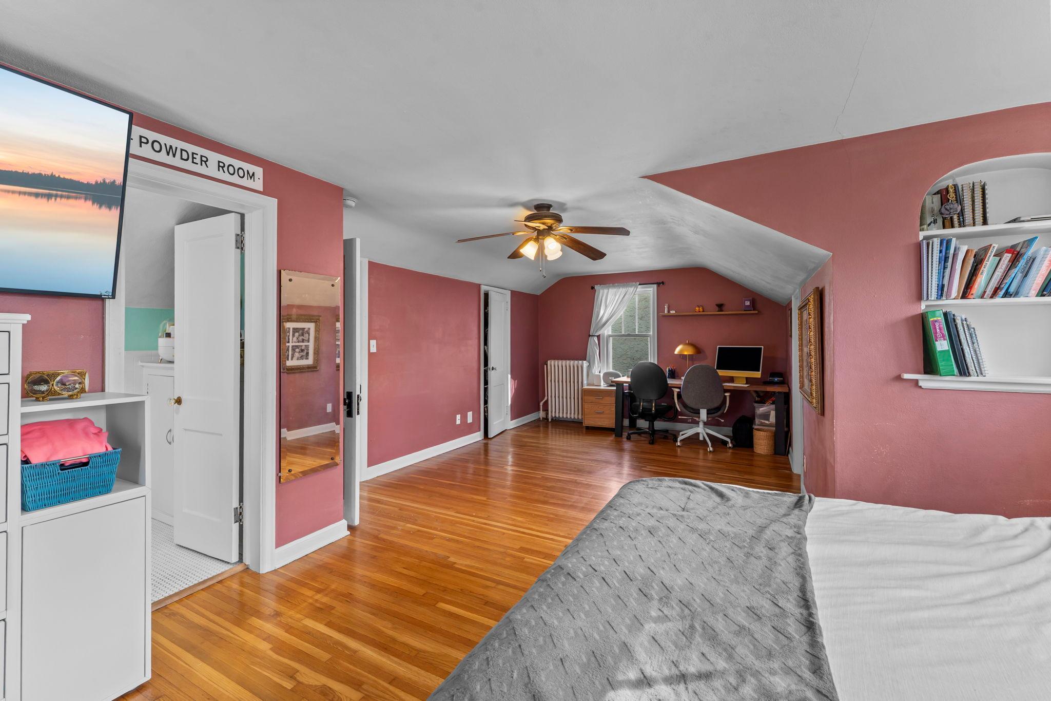 2015 Wellesley Avenue