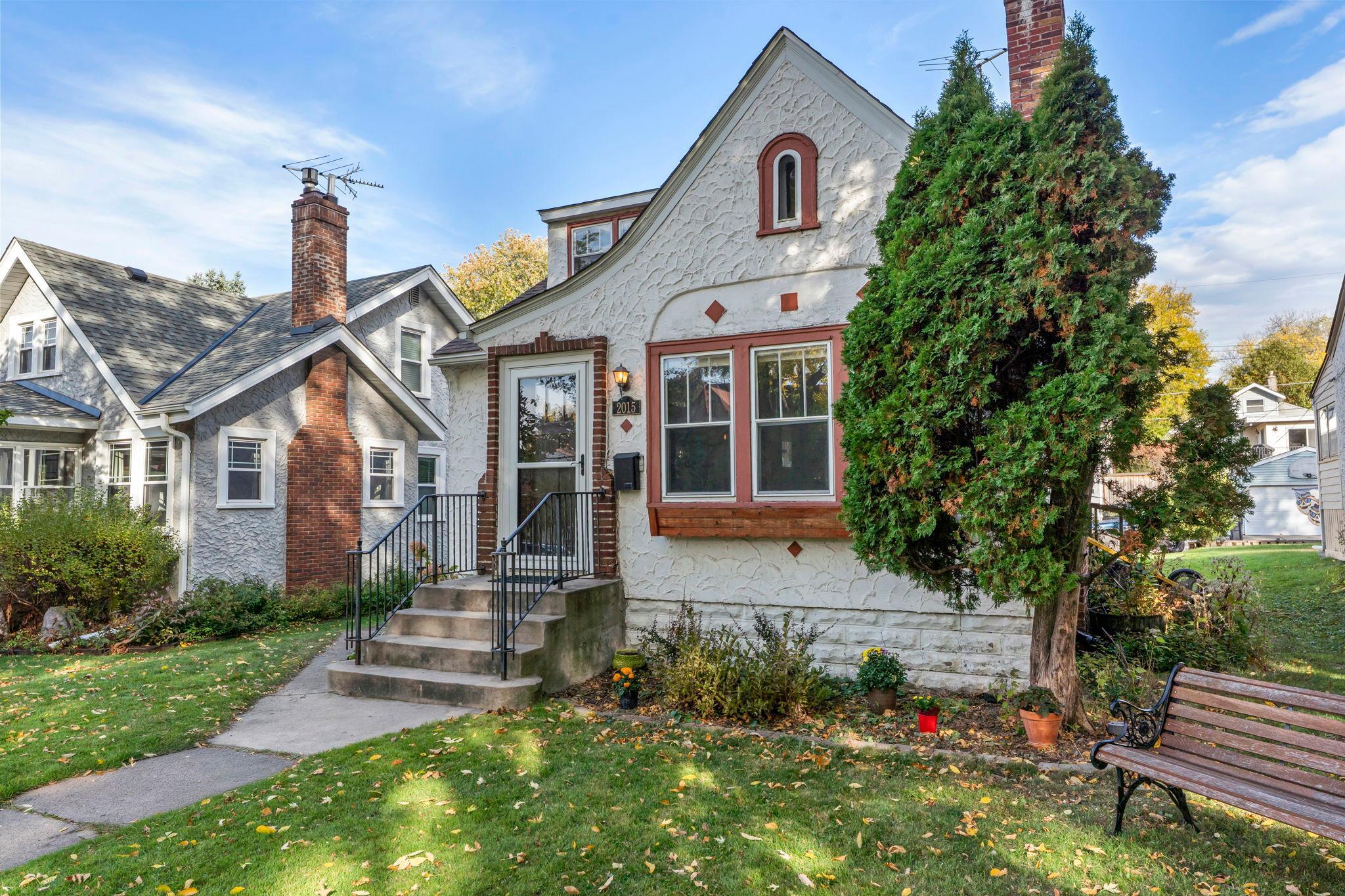 2015 Wellesley Avenue