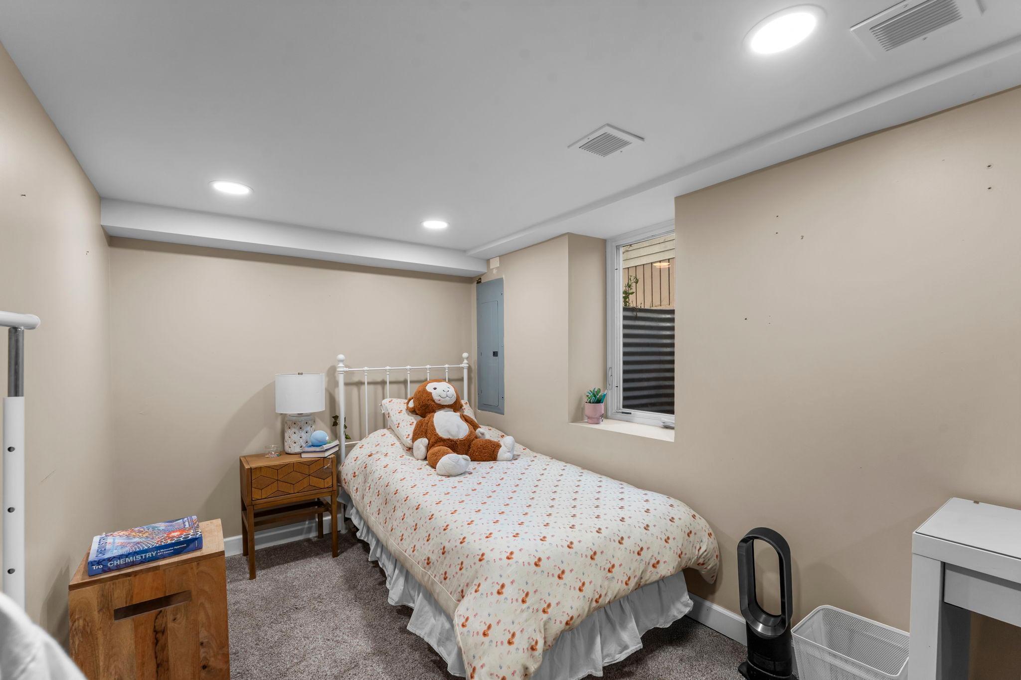 2015 Wellesley Avenue