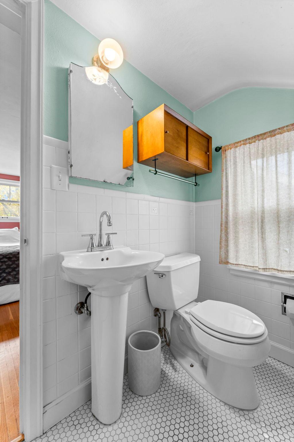 2015 Wellesley Avenue