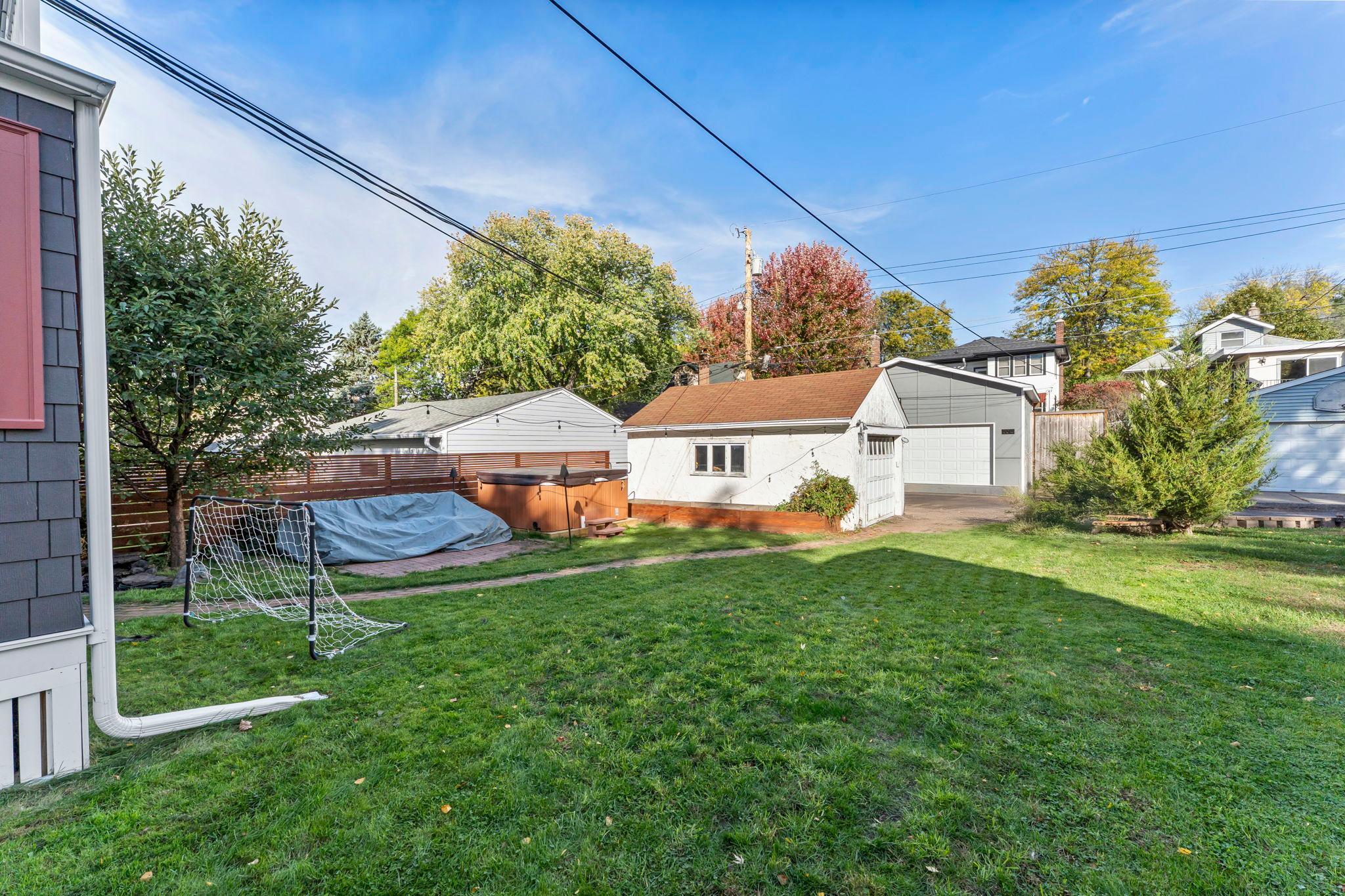 2015 Wellesley Avenue