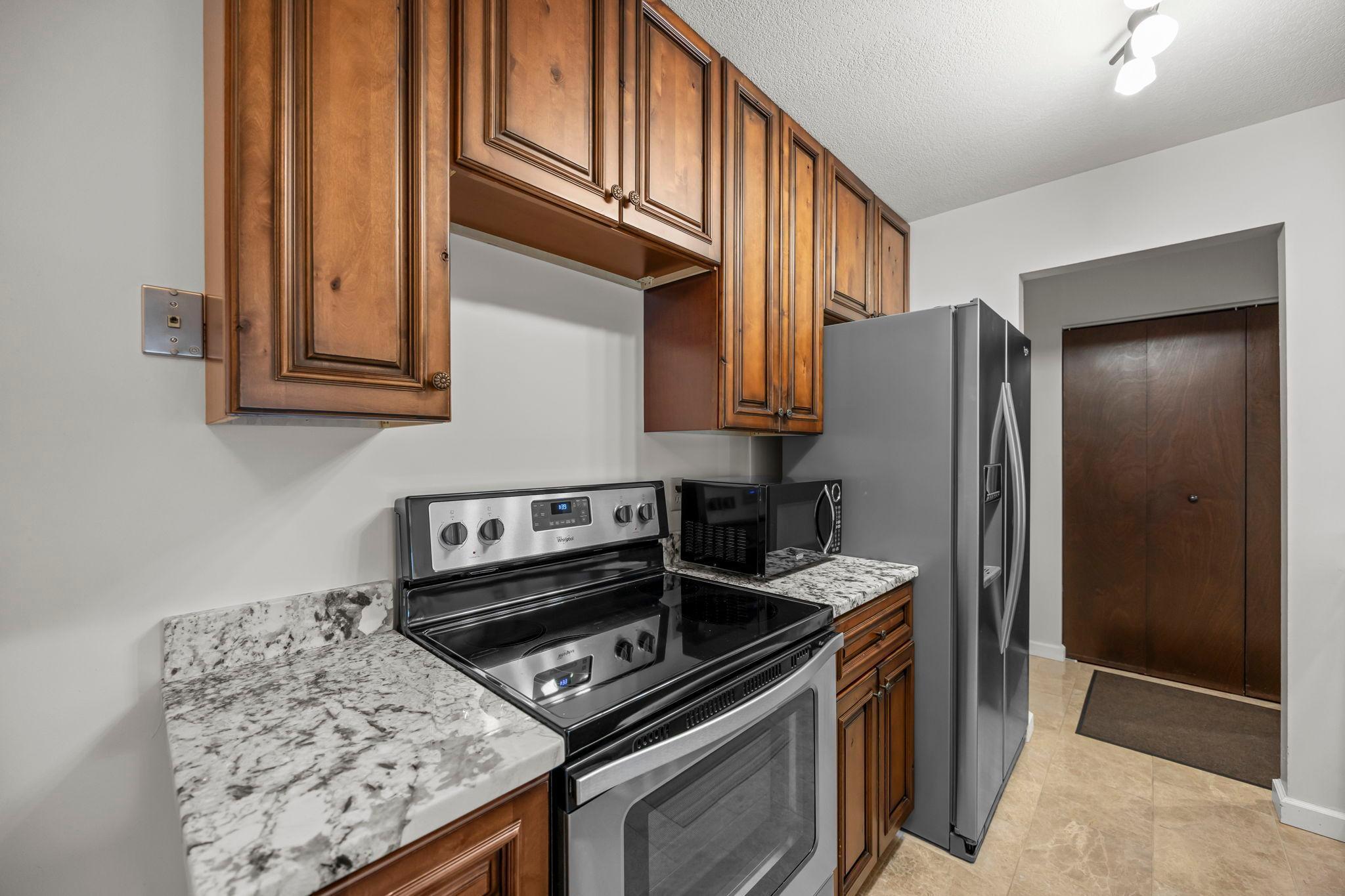 183 Little Canada Road E Unit: 204