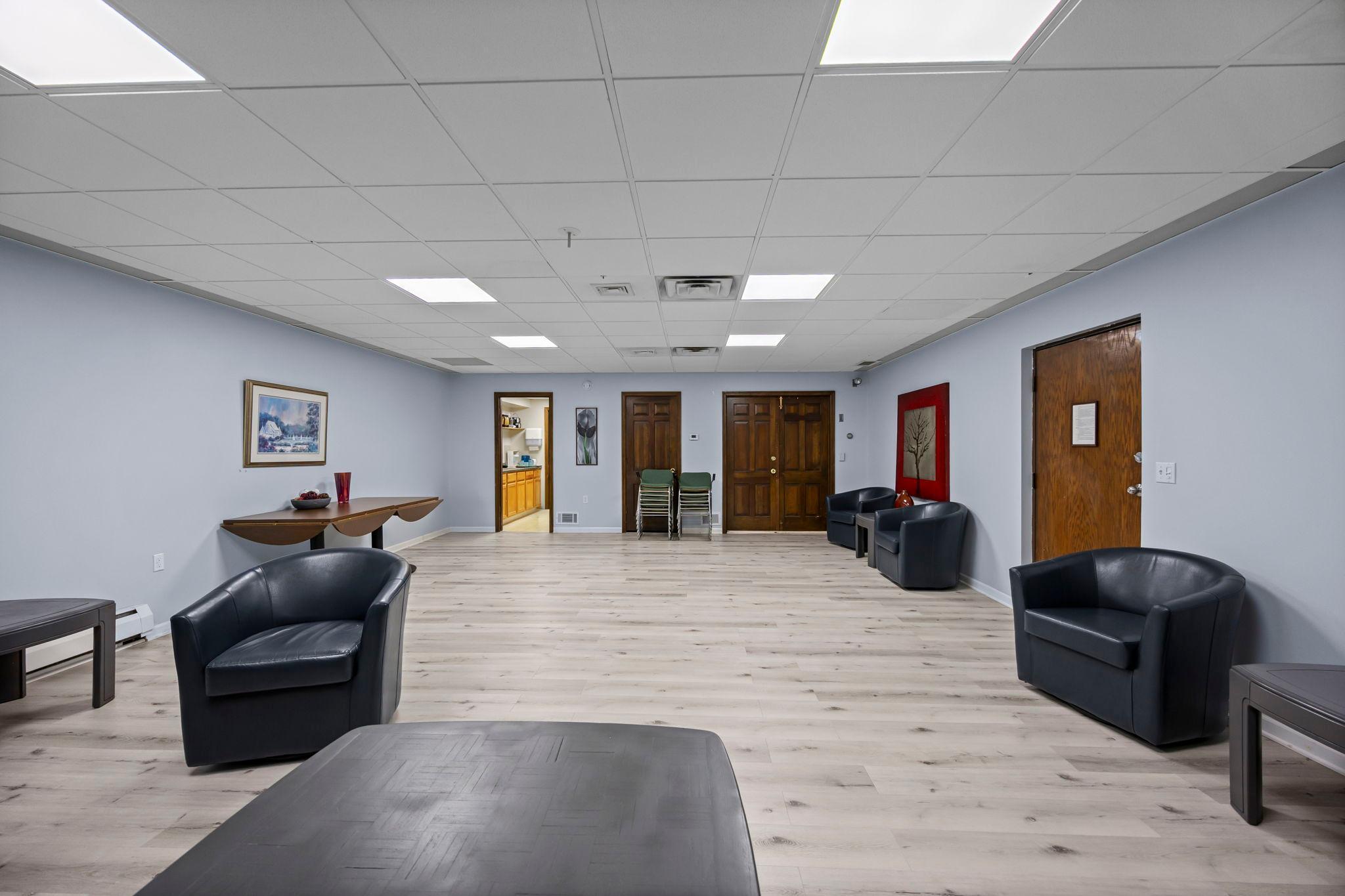 183 Little Canada Road E Unit: 204