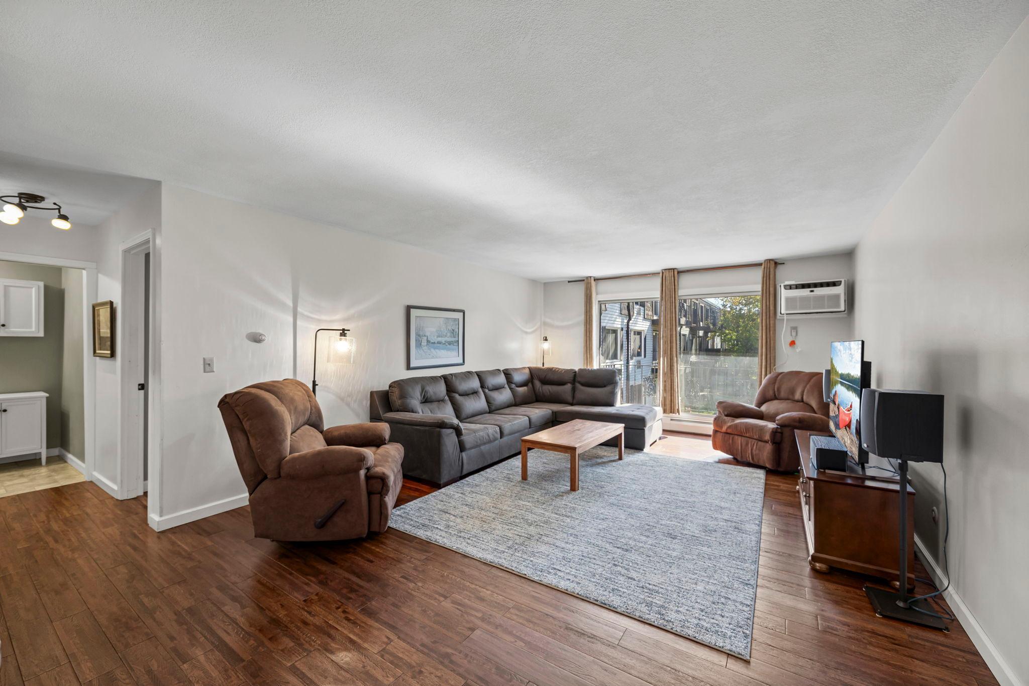 183 Little Canada Road E Unit: 204