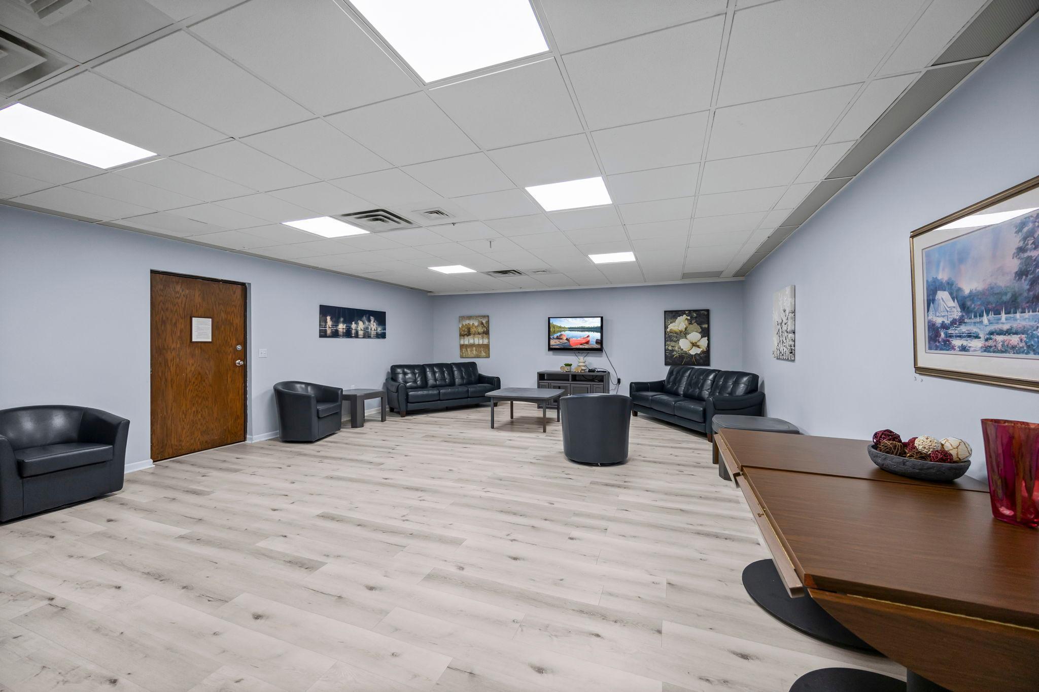 183 Little Canada Road E Unit: 204