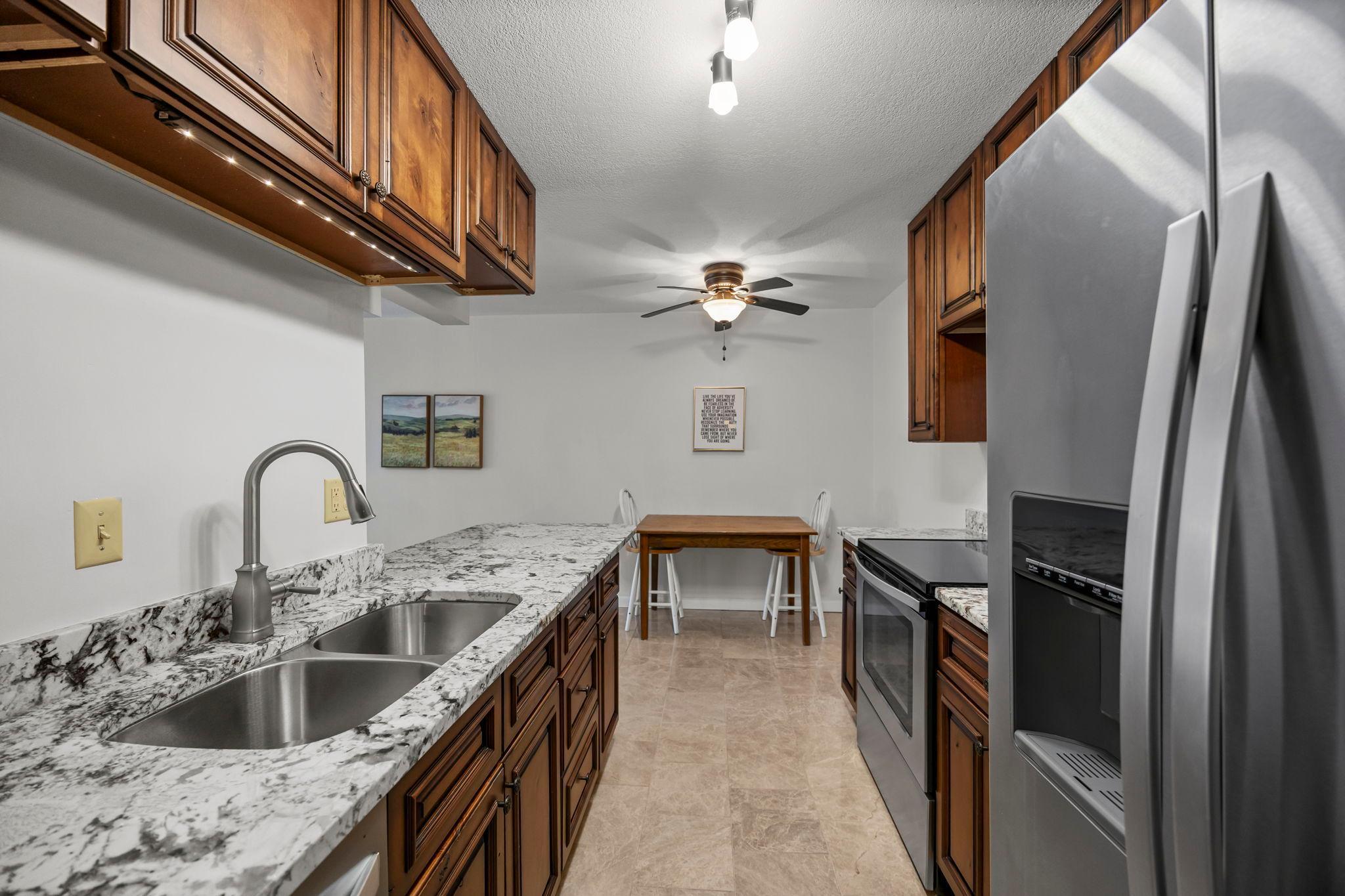 183 Little Canada Road E Unit: 204