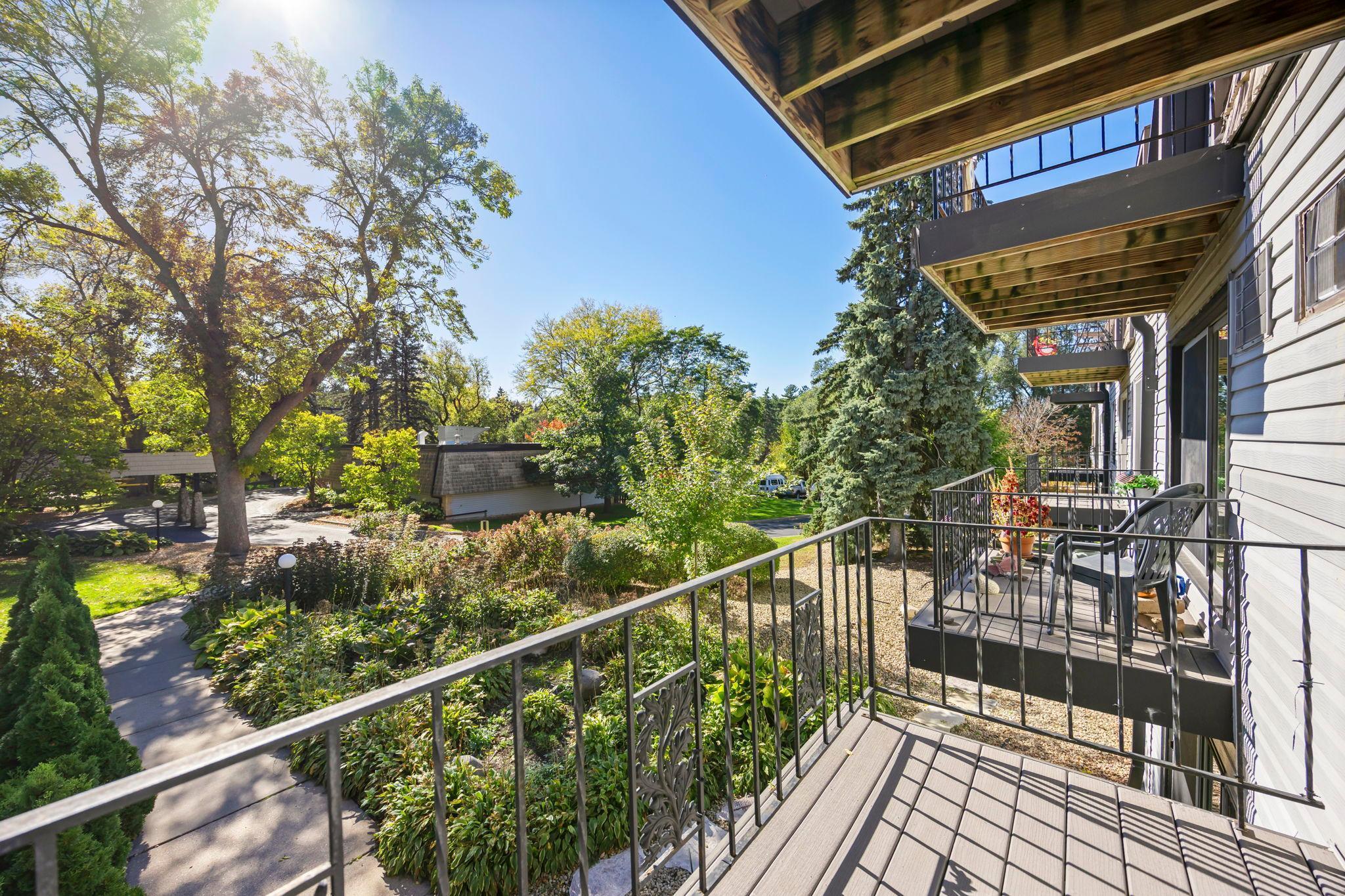 183 Little Canada Road E Unit: 204