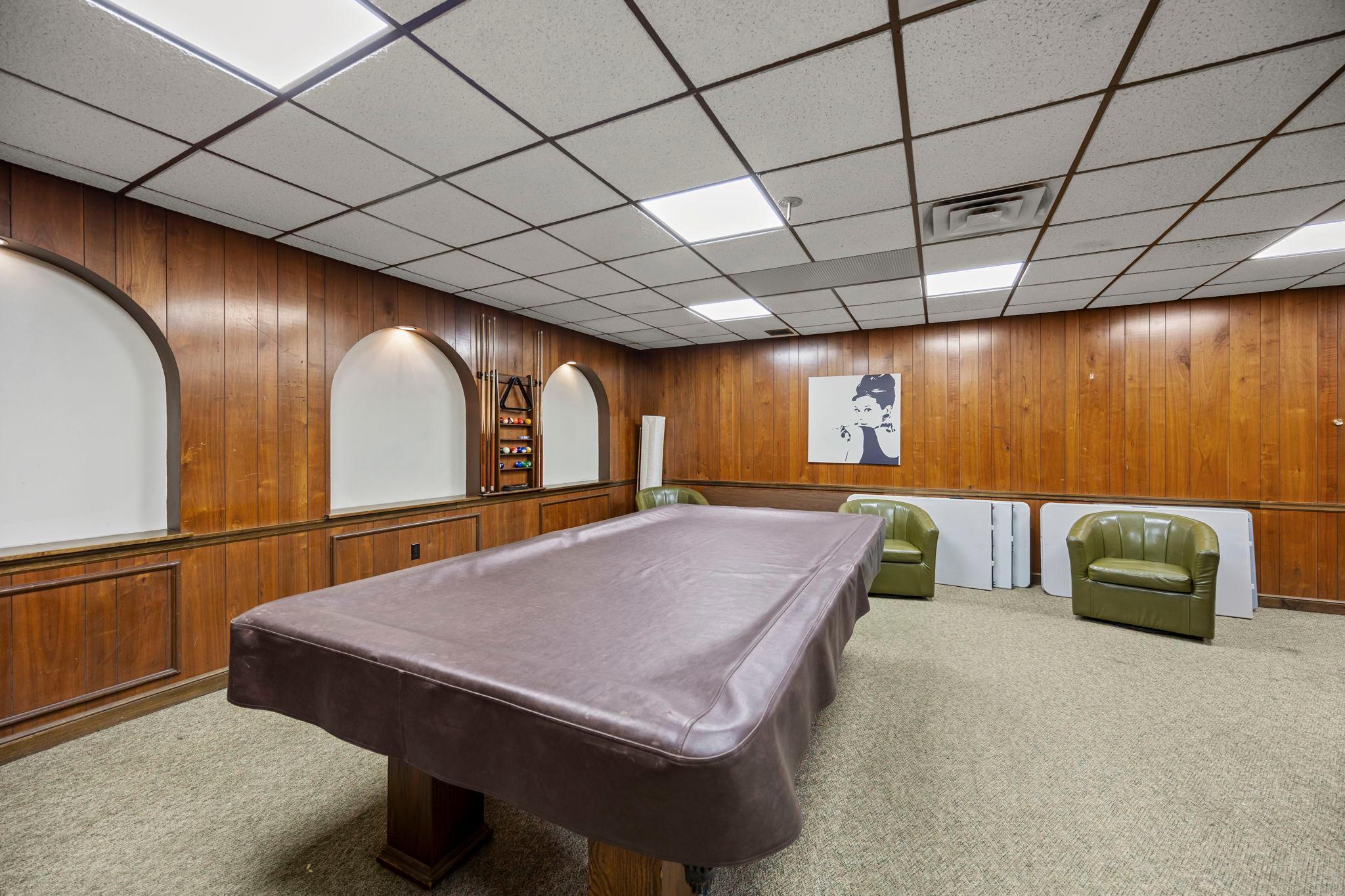 183 Little Canada Road E Unit: 204