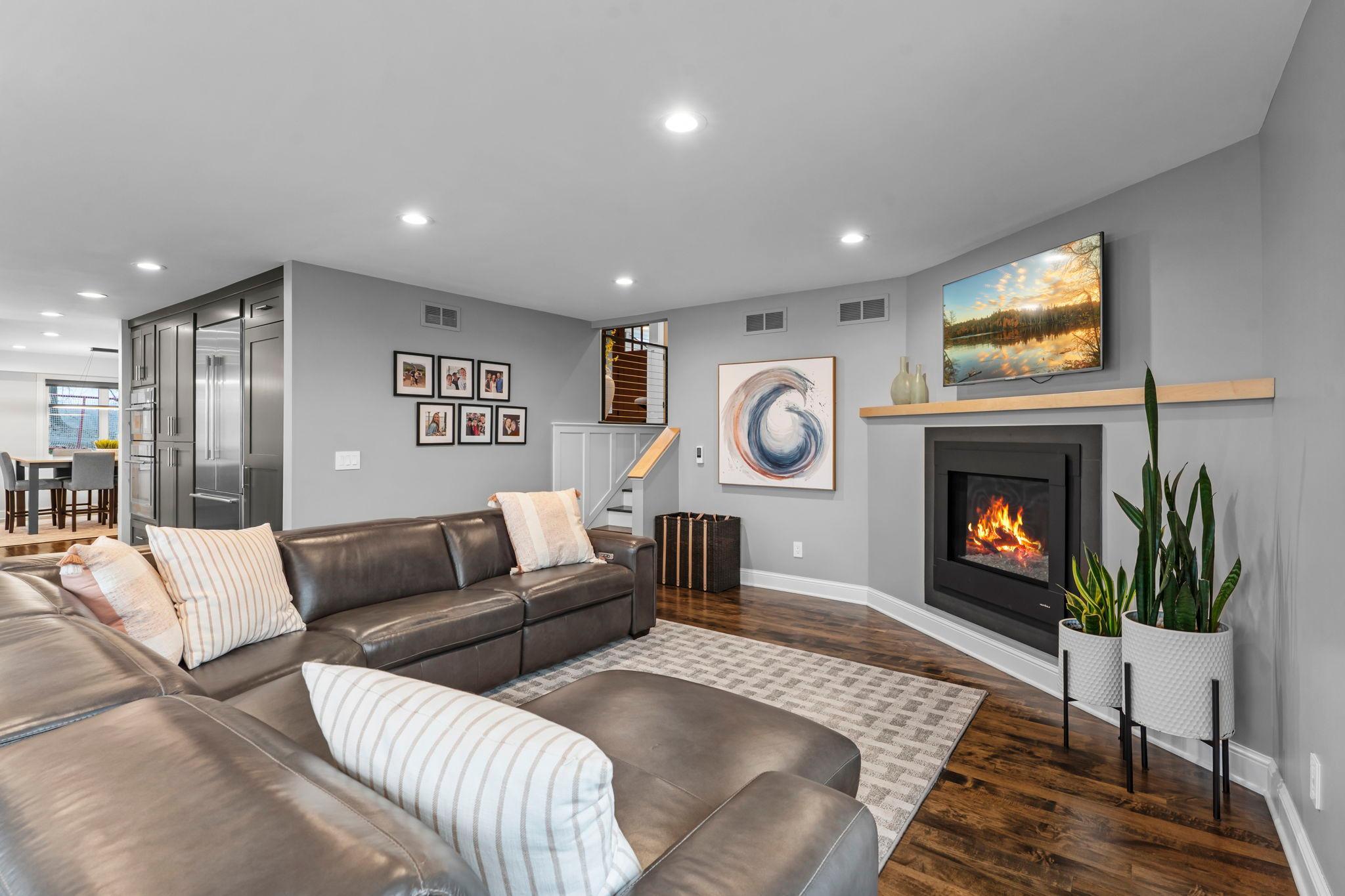 4324 Lake Point Court