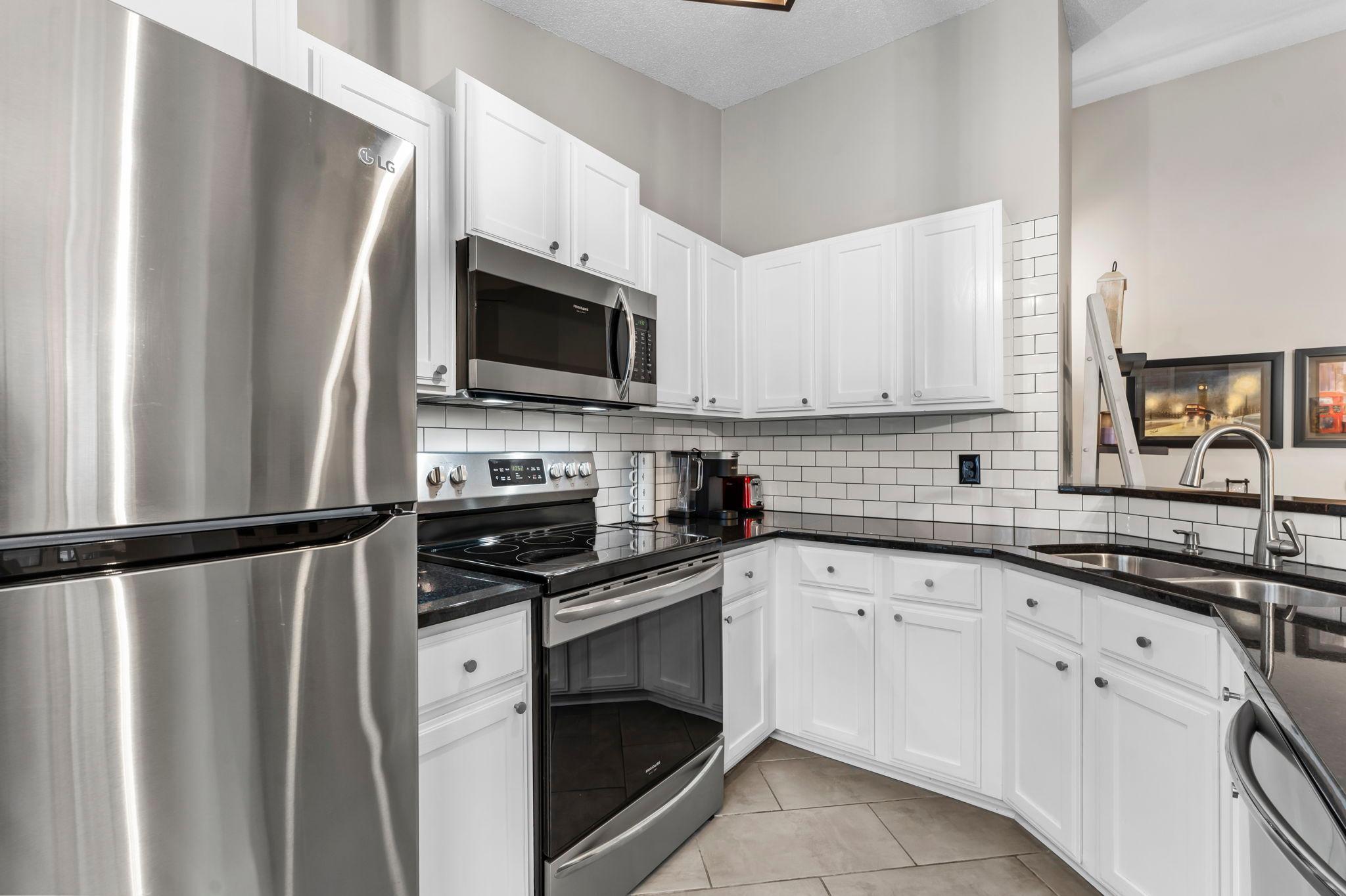 3563 Blue Jay Way Unit: 200