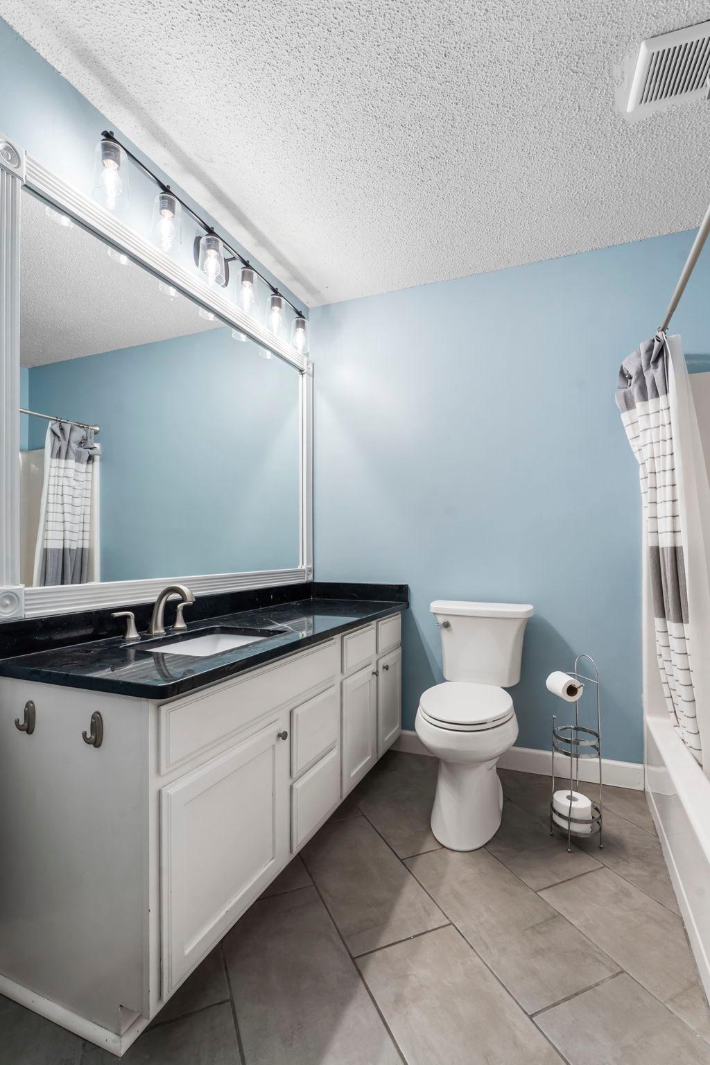 3563 Blue Jay Way Unit: 200