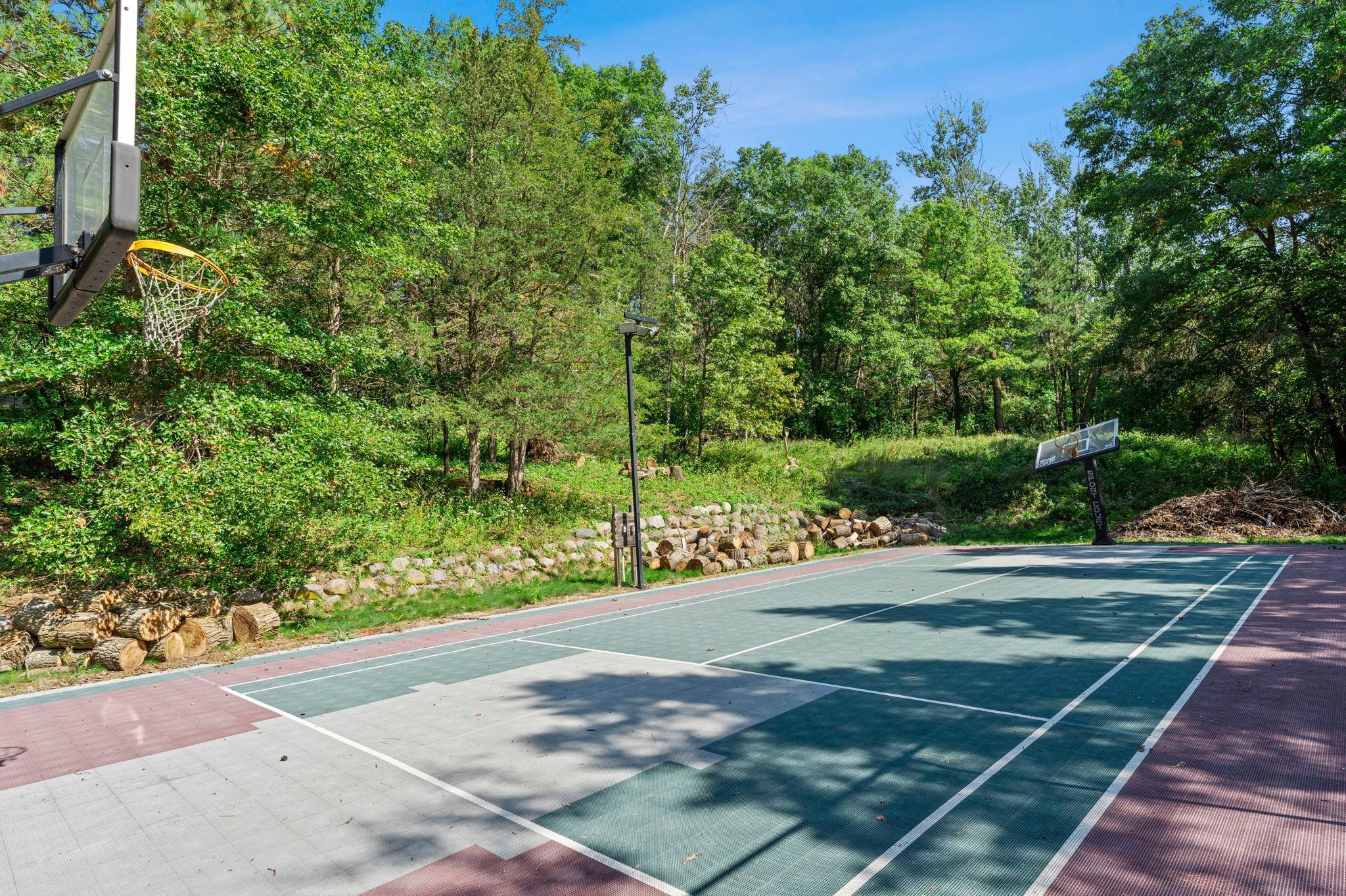 8917 Joliet Avenue N