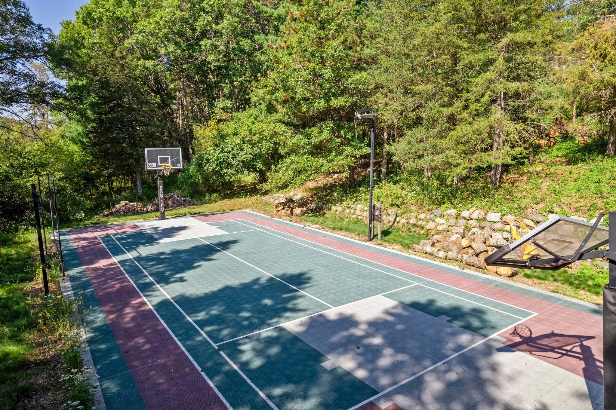 8917 Joliet Avenue N