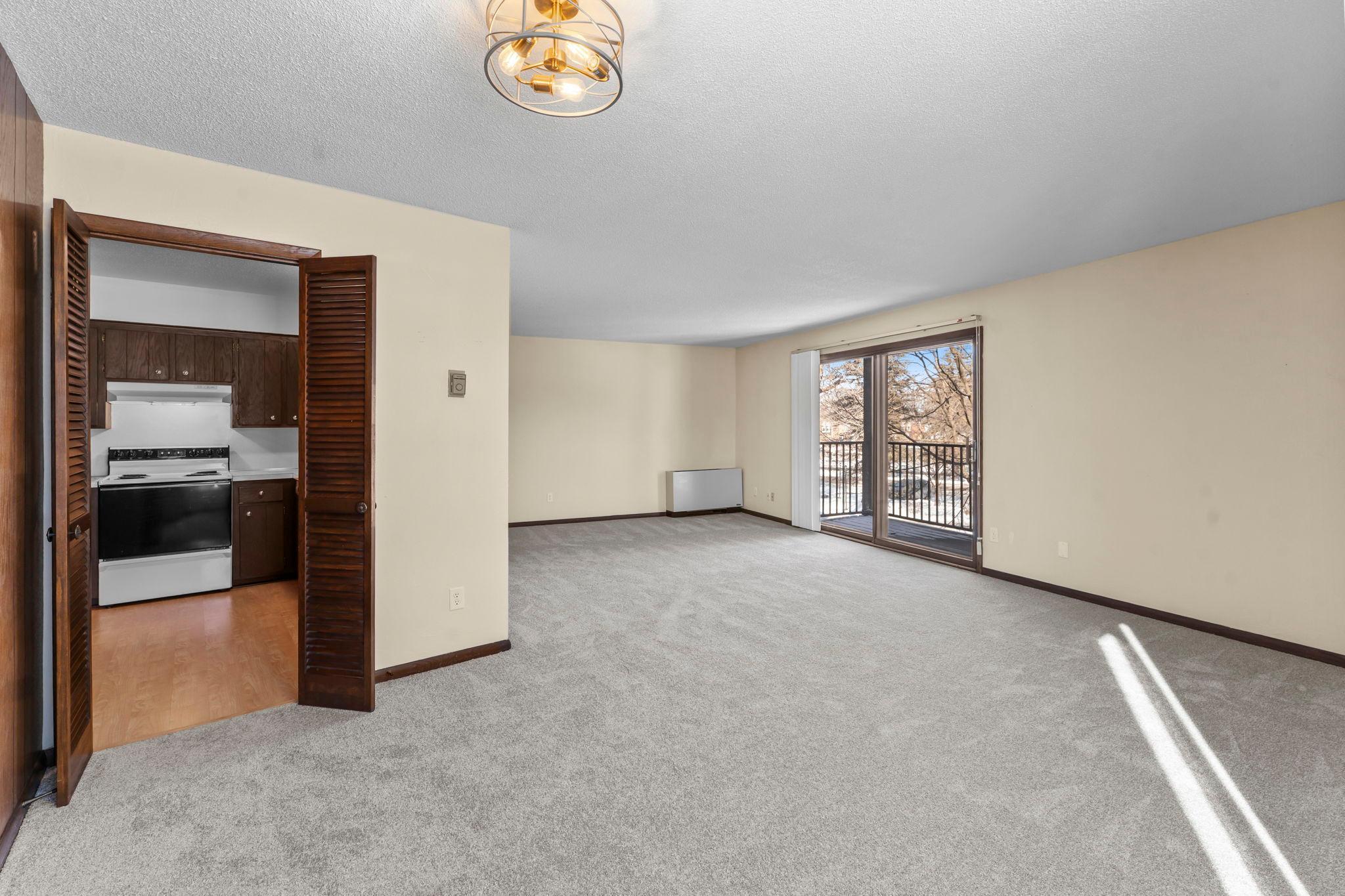 2200 Nevada Avenue S Unit: 216