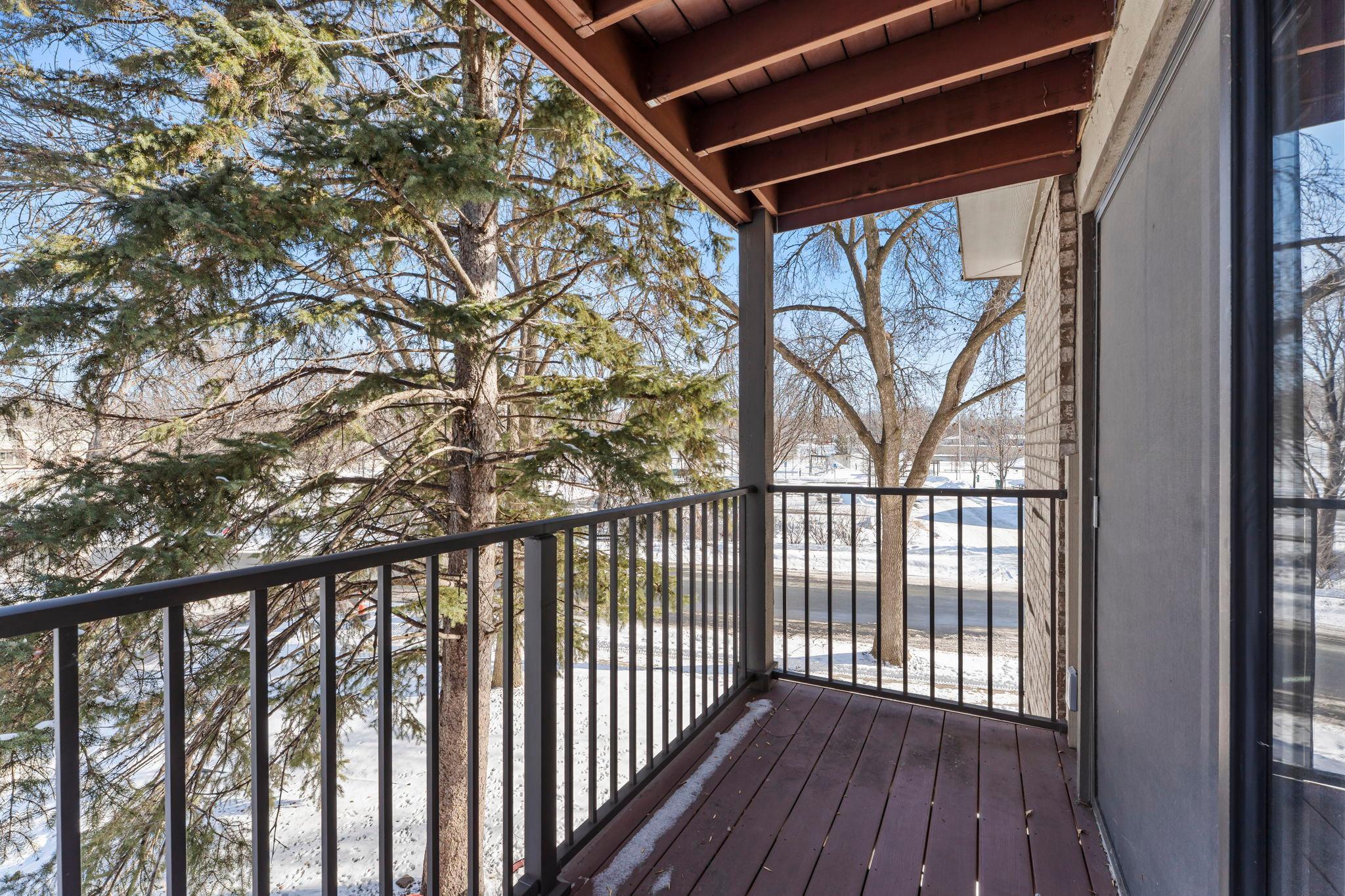 2200 Nevada Avenue S Unit: 216