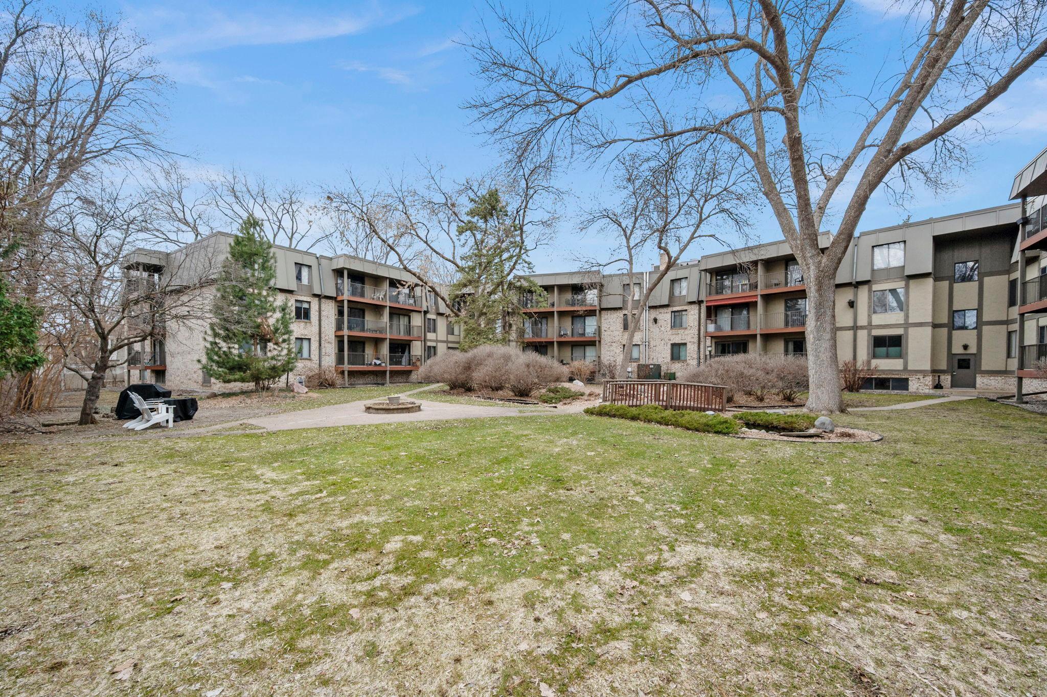 2200 Nevada Avenue S Unit: 216