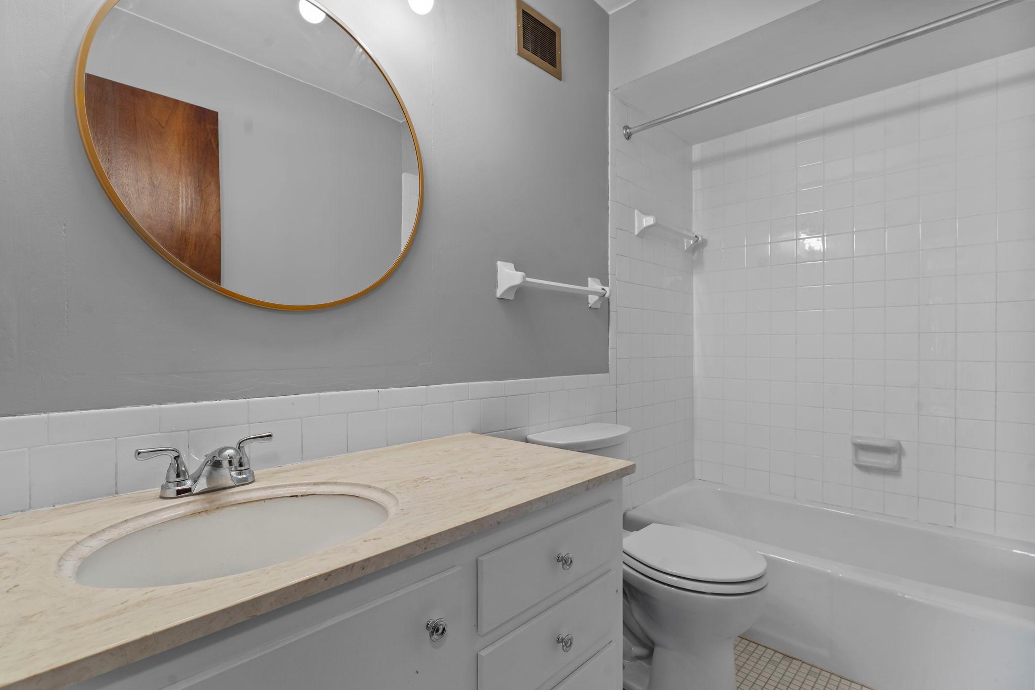 2200 Nevada Avenue S Unit: 216