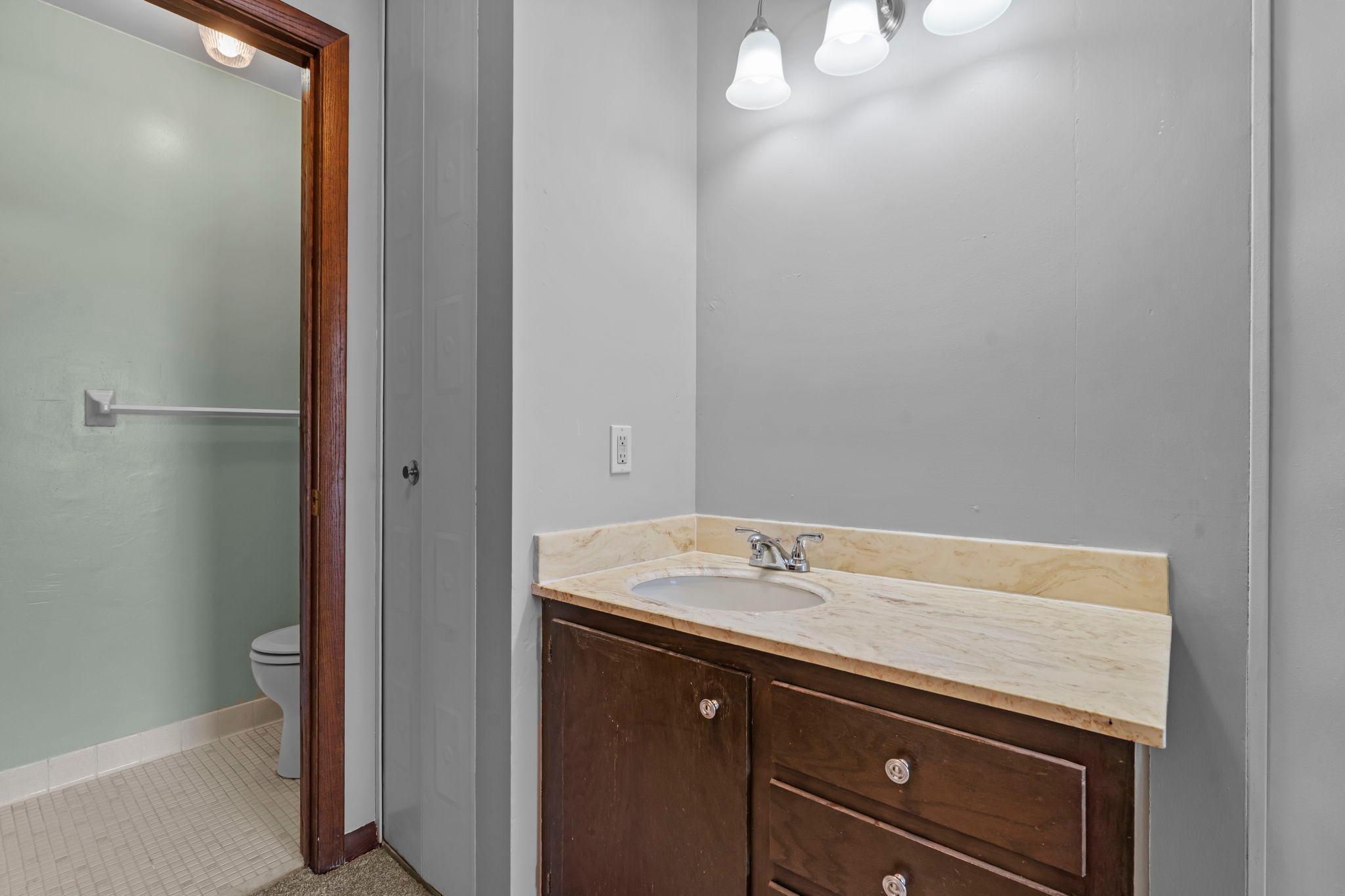 2200 Nevada Avenue S Unit: 216