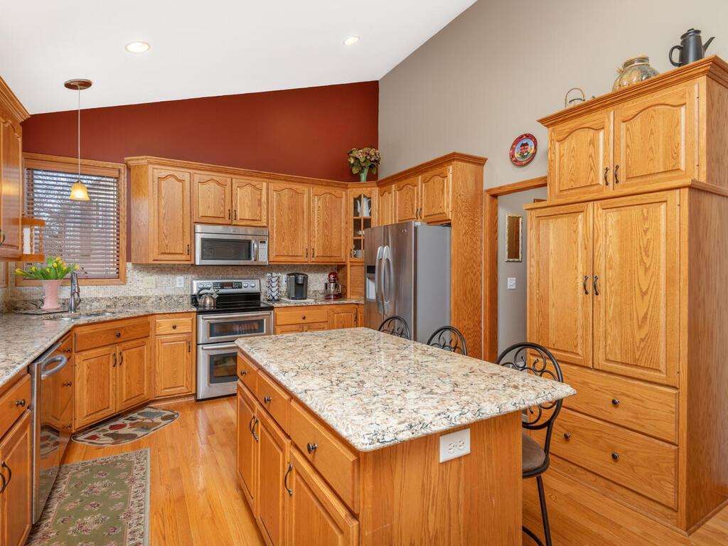 1736 Pond Lane